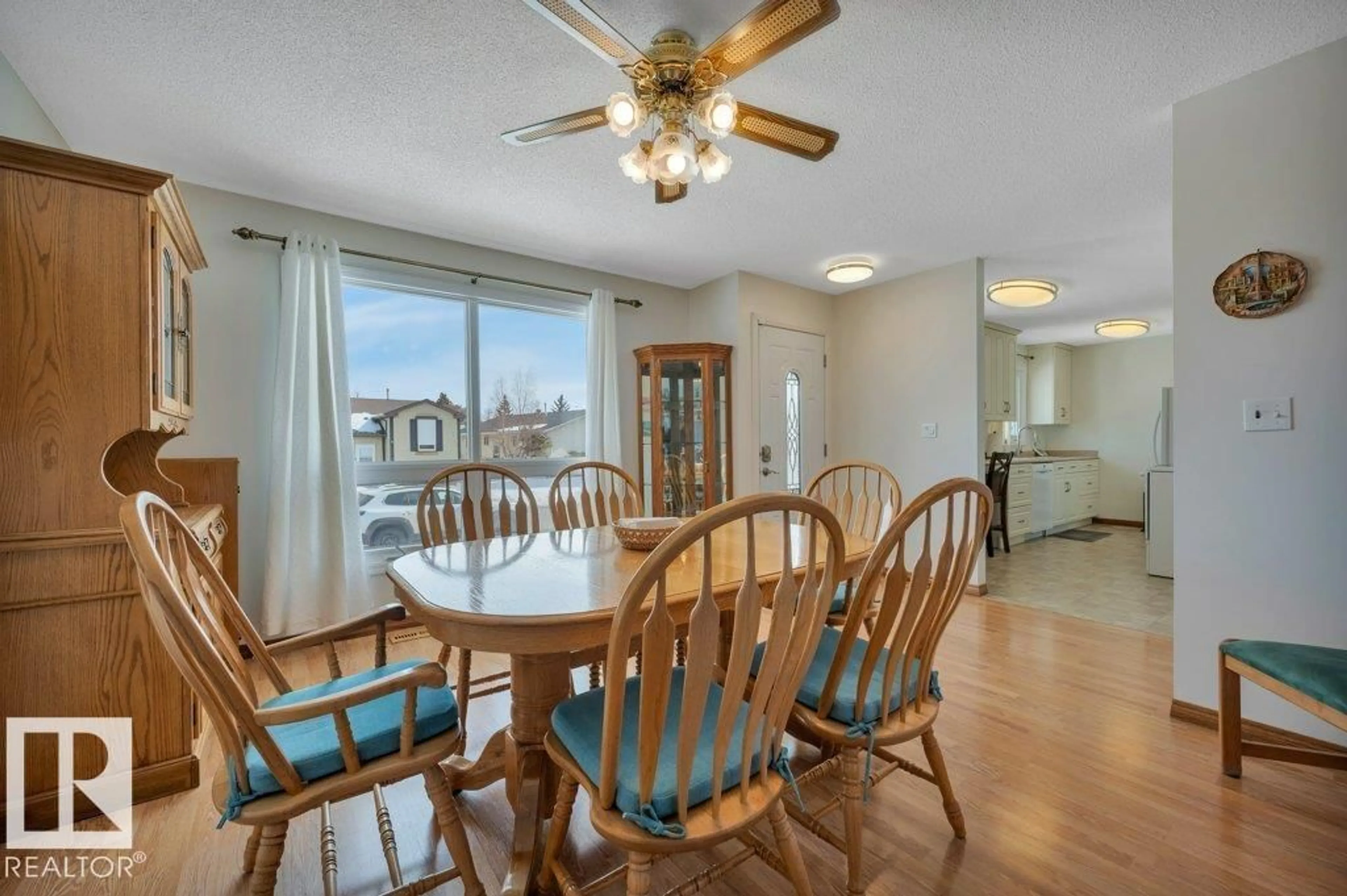 Dining room, wood/laminate floor for 14210 22A ST NW, Edmonton Alberta T5Y1E1