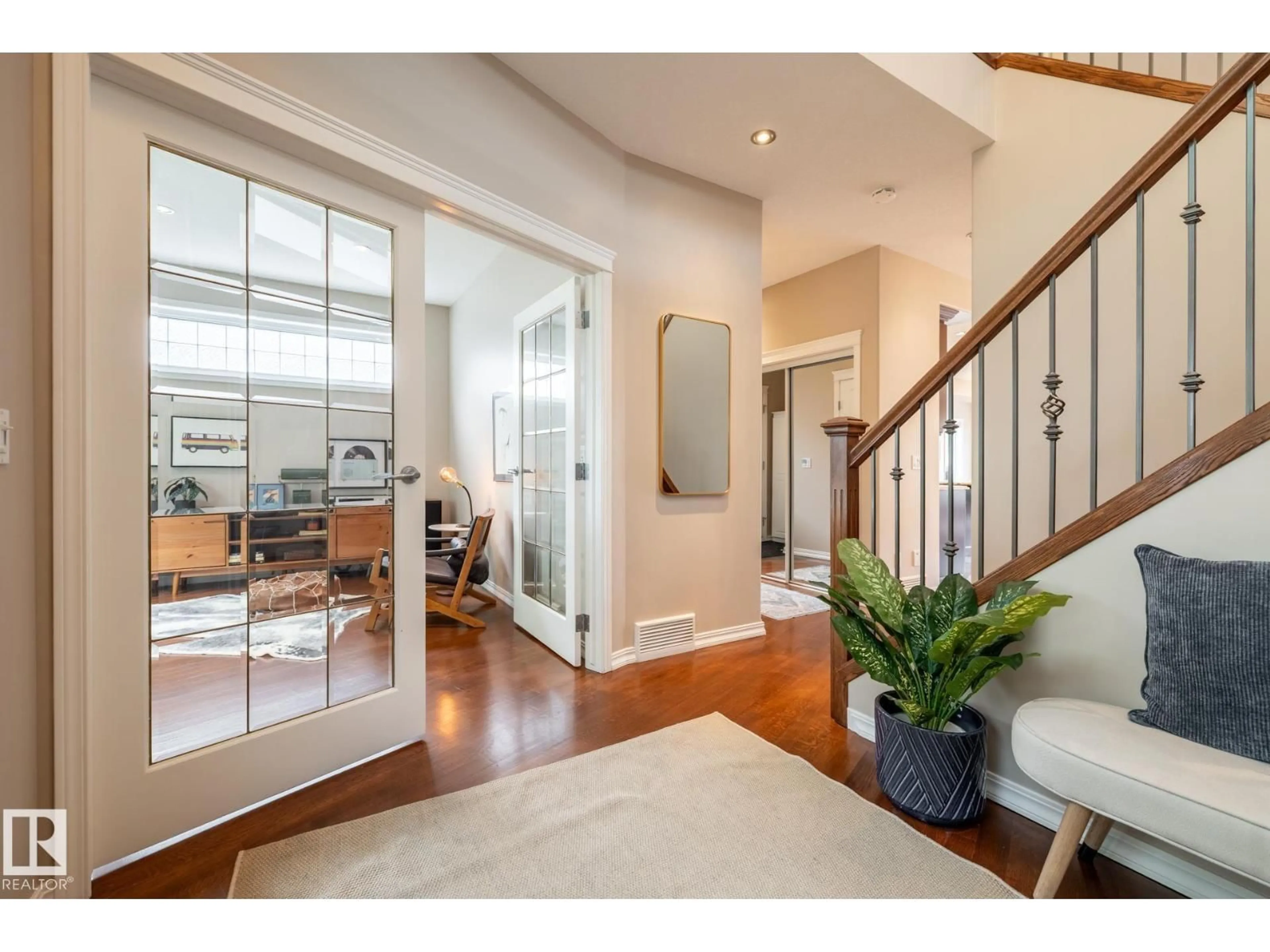 Indoor entryway for NW - 11122 52 ST, Edmonton Alberta T5W3H7