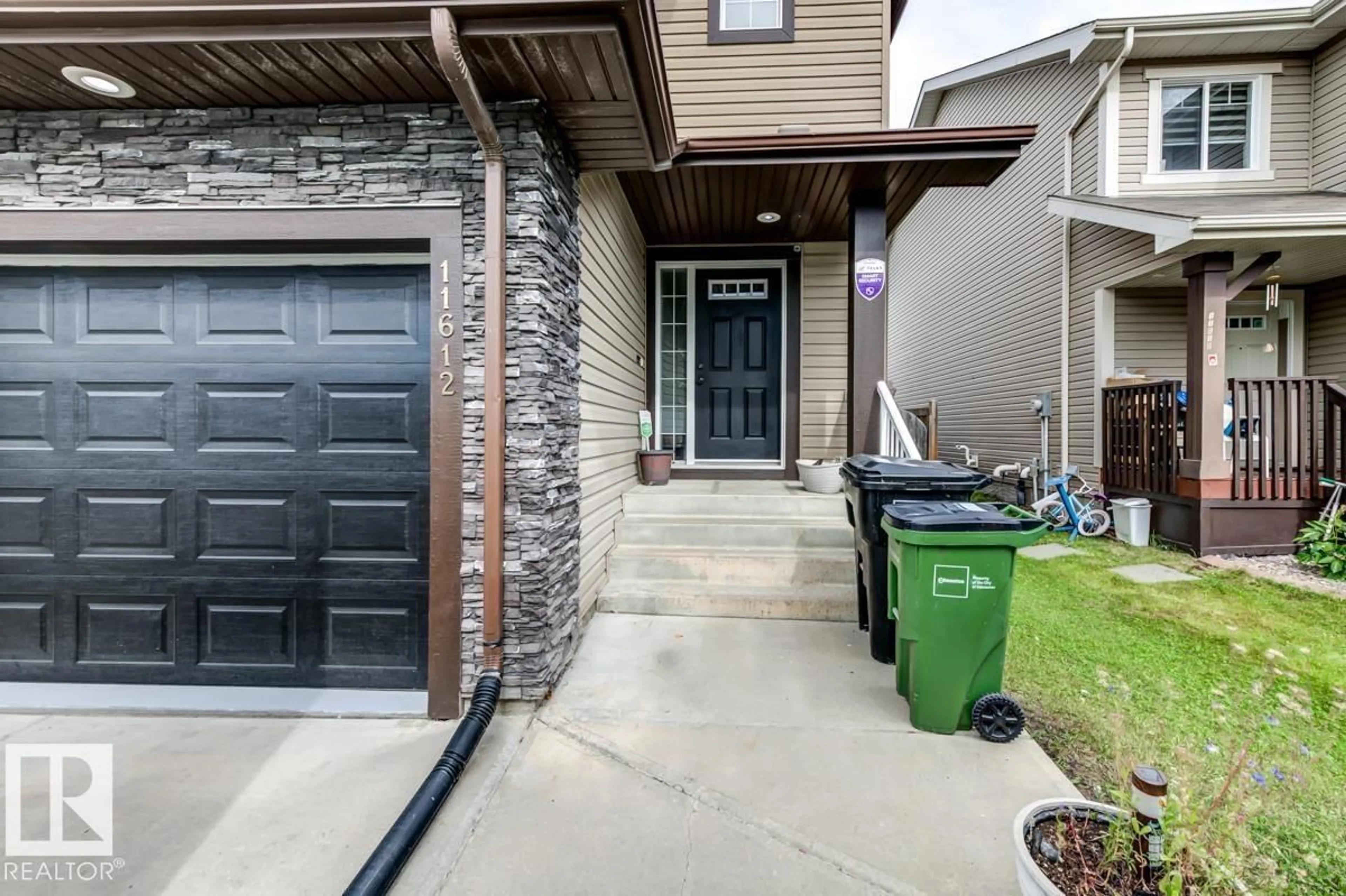 Unknown for 11612 17 AV, Edmonton Alberta T6W1Y4