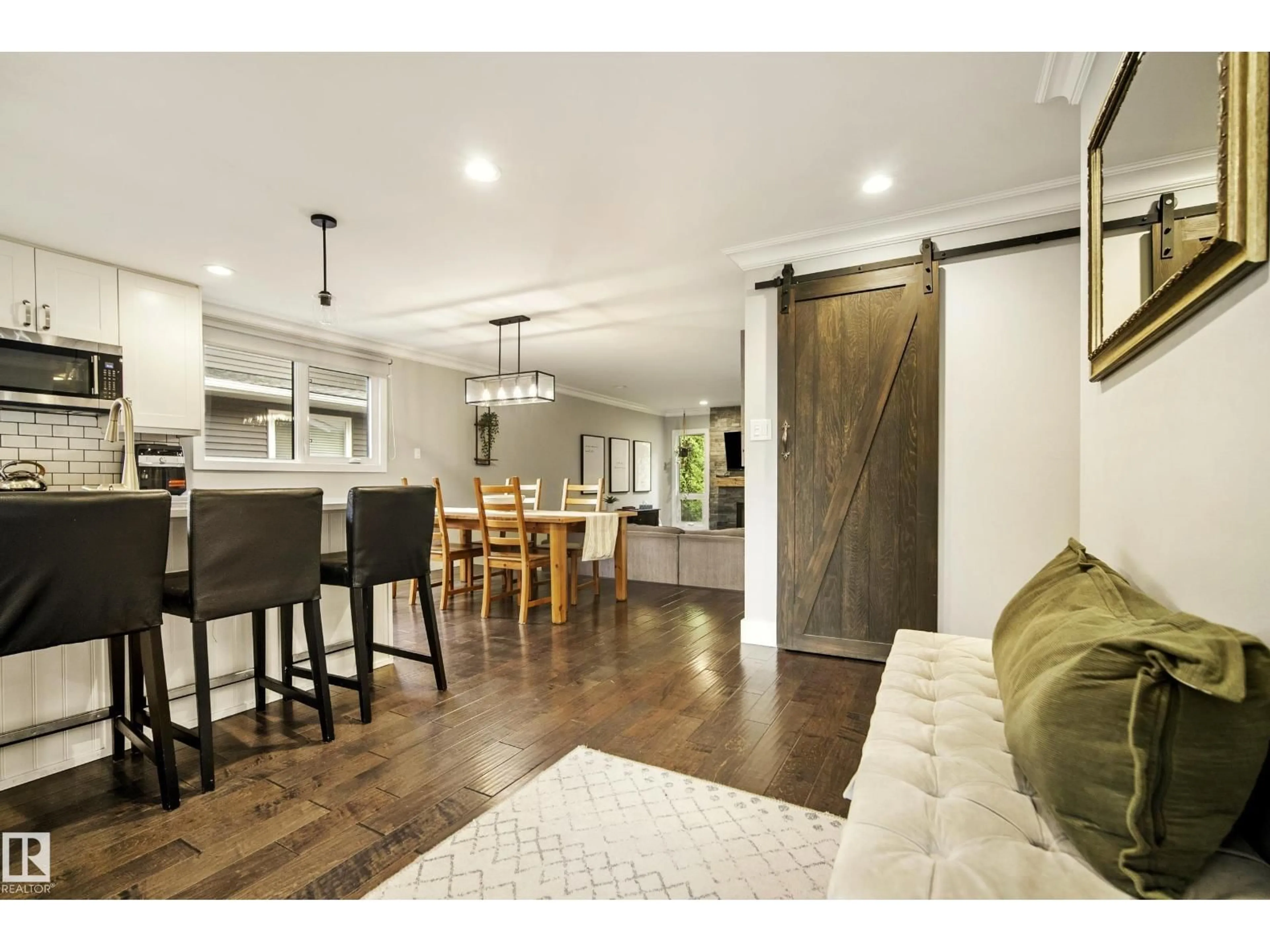 Open concept kitchen, wood/laminate floor for 11 BRUNSWICK CR, St. Albert Alberta T8N2K5