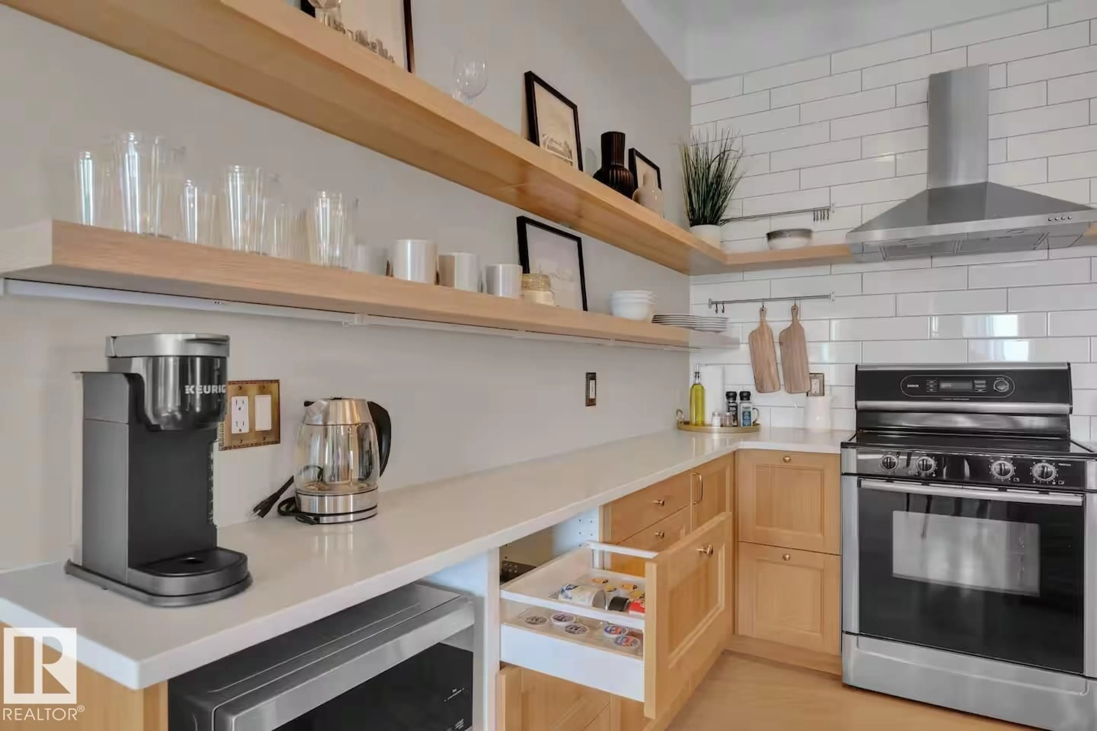 Contemporary kitchen, ceramic/tile floor for #904 - 10105 109 ST, Edmonton Alberta T5J1M8