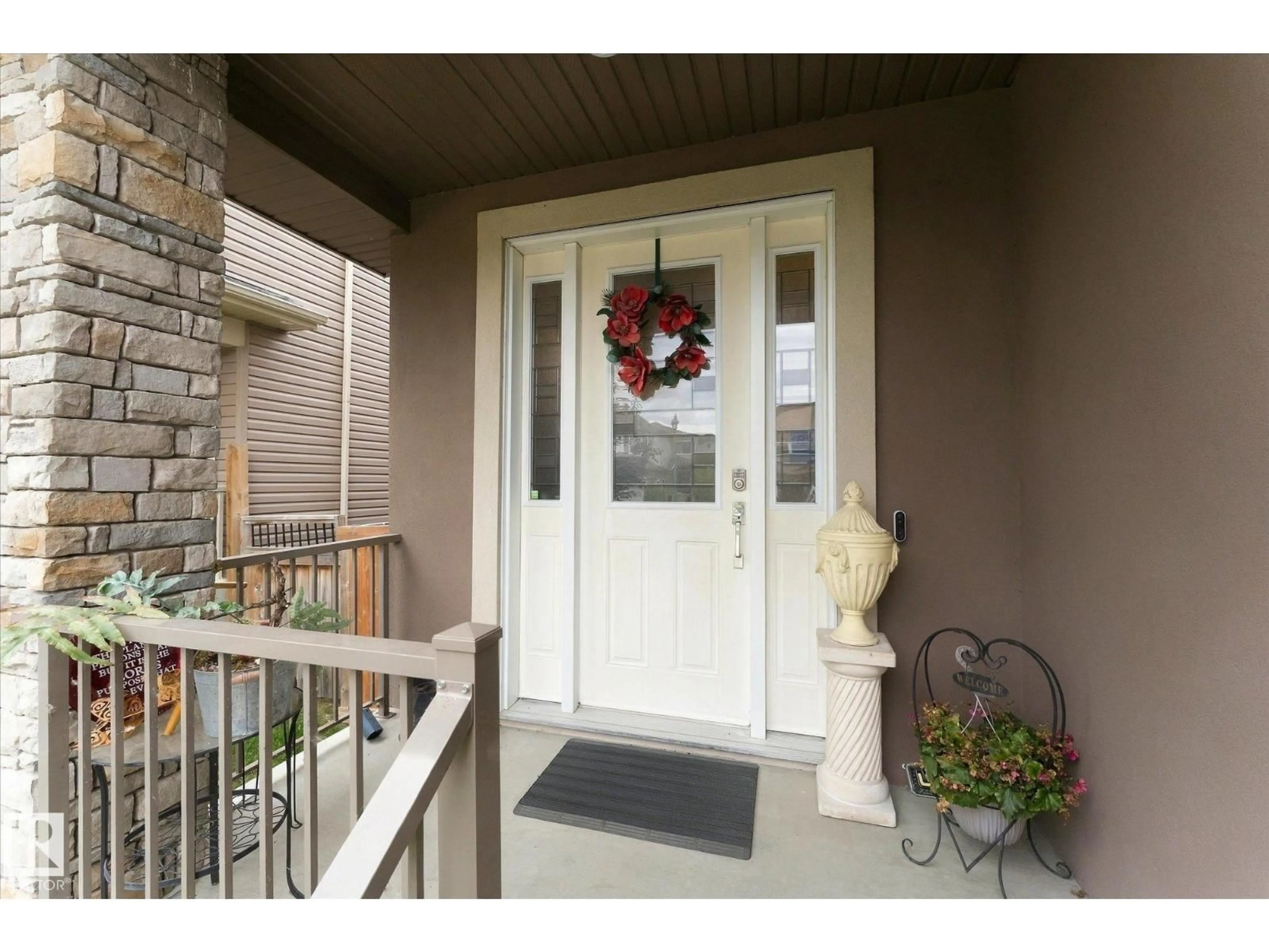 Indoor entryway for 4 LAKESHORE CV, Beaumont Alberta T4X0J2