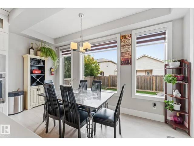 4 LAKESHORE CV, Beaumont 5