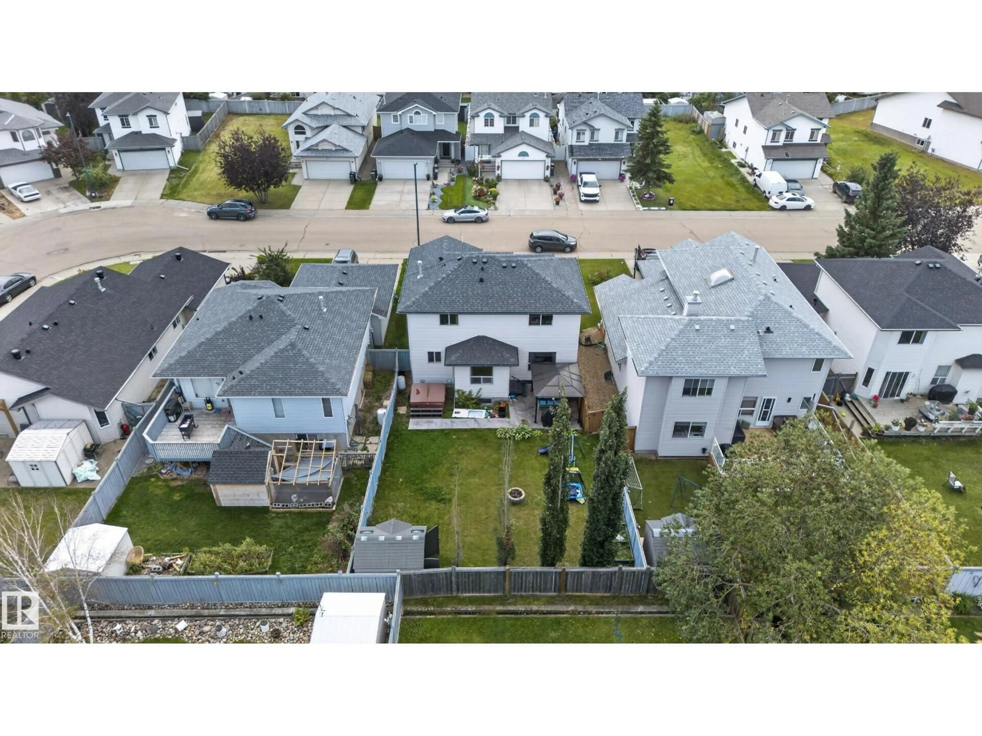 A pic from outside/outdoor area/front of a property/back of a property/a pic from drone, street for NW - 9826 180 AV, Edmonton Alberta T5X6A1