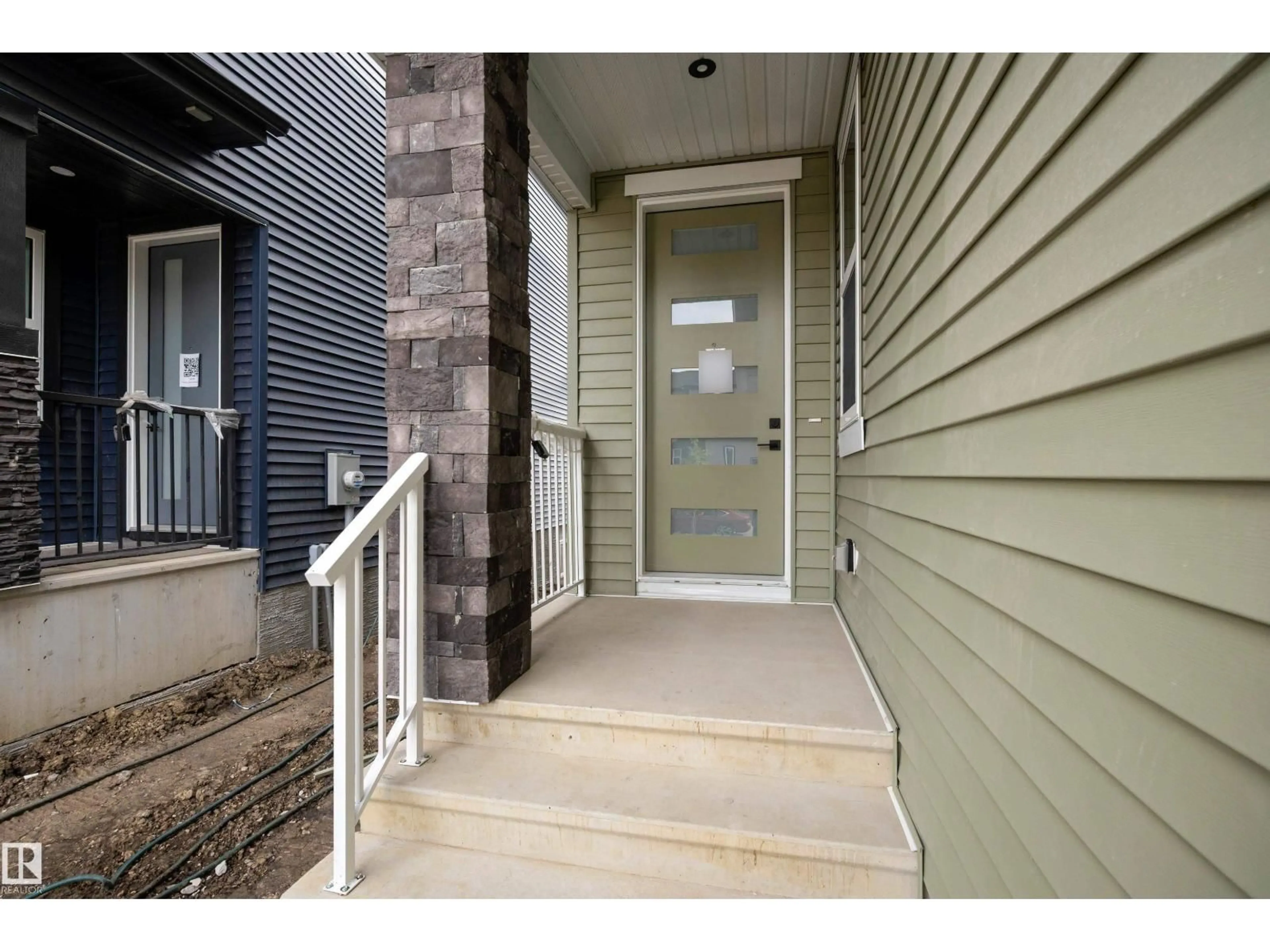 Indoor entryway for 202 LINDEN LO, Leduc Alberta T9E1T2