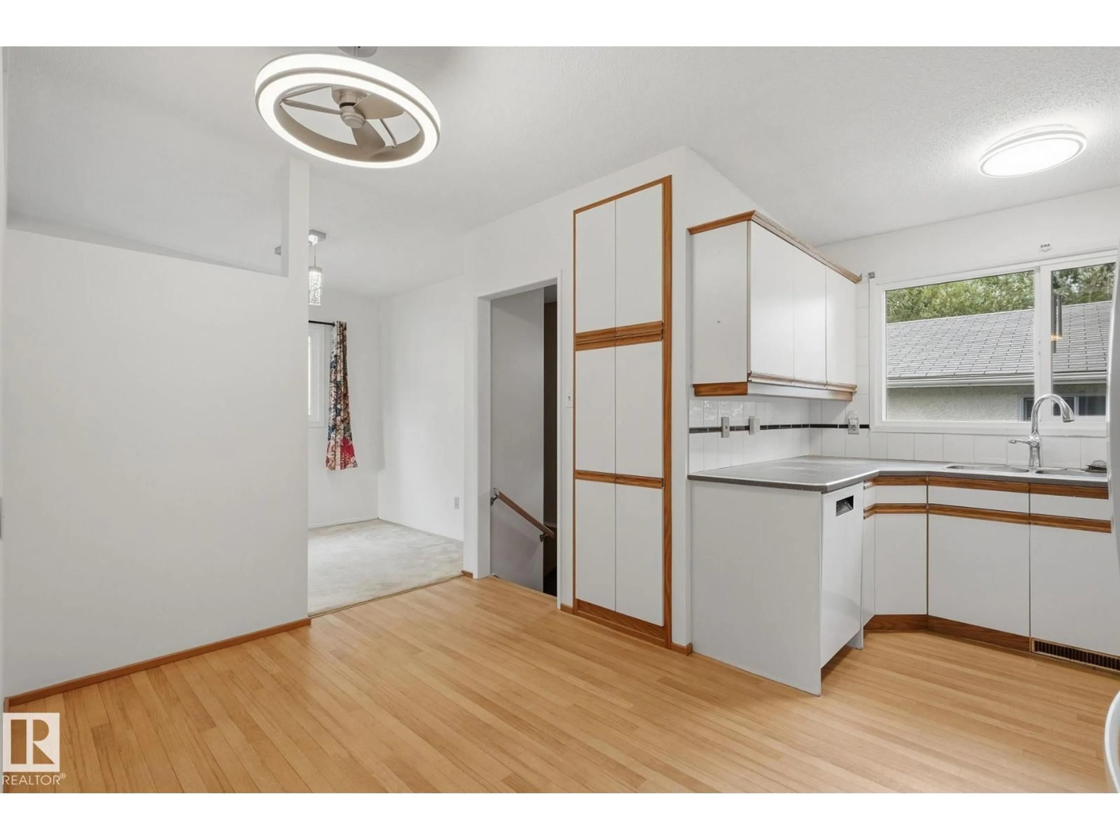 Standard kitchen, unknown for 14 BRAMPTON ST, Spruce Grove Alberta T7X1G1