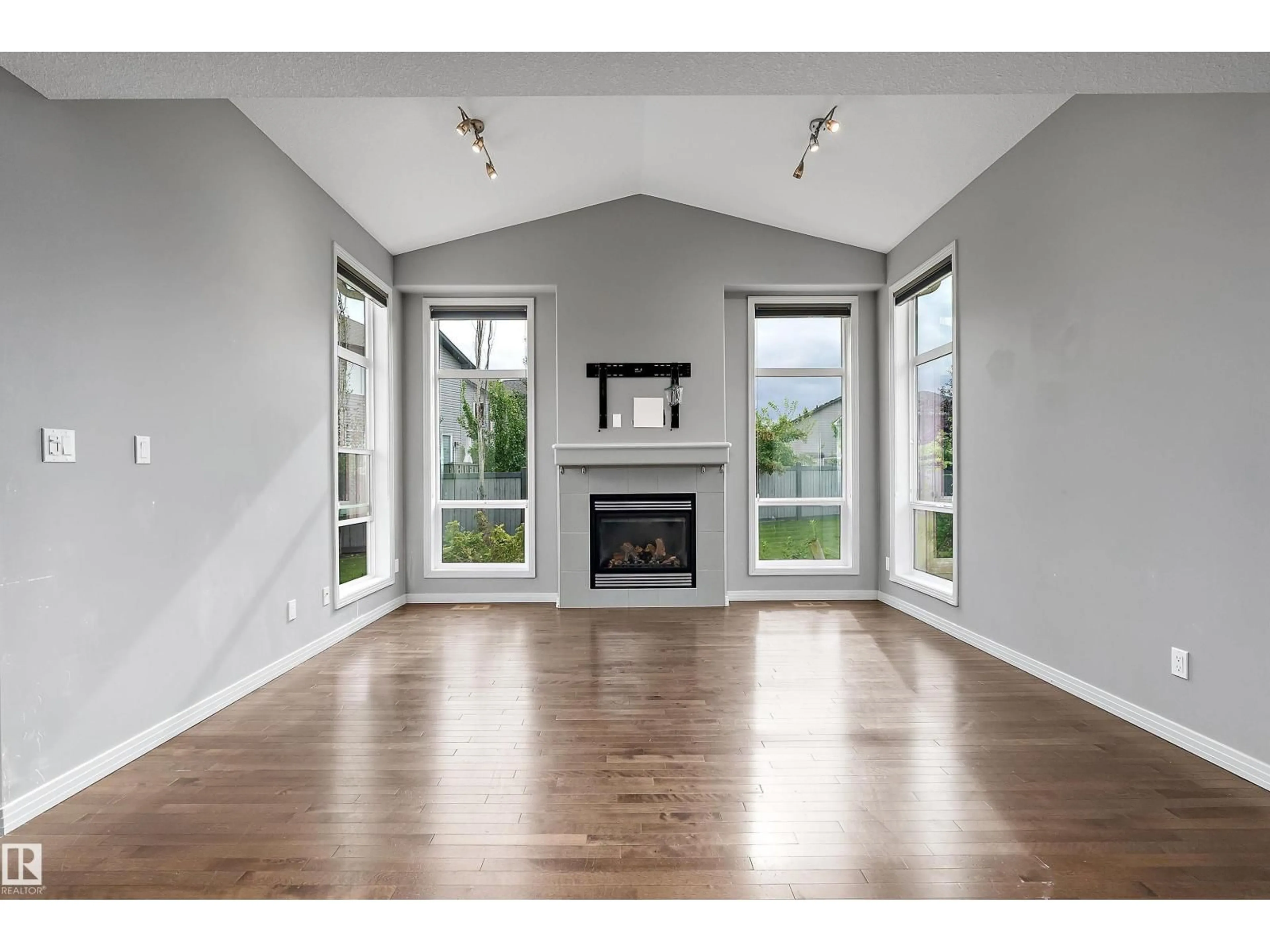 Unknown for 740 173 ST, Edmonton Alberta T6W0M4