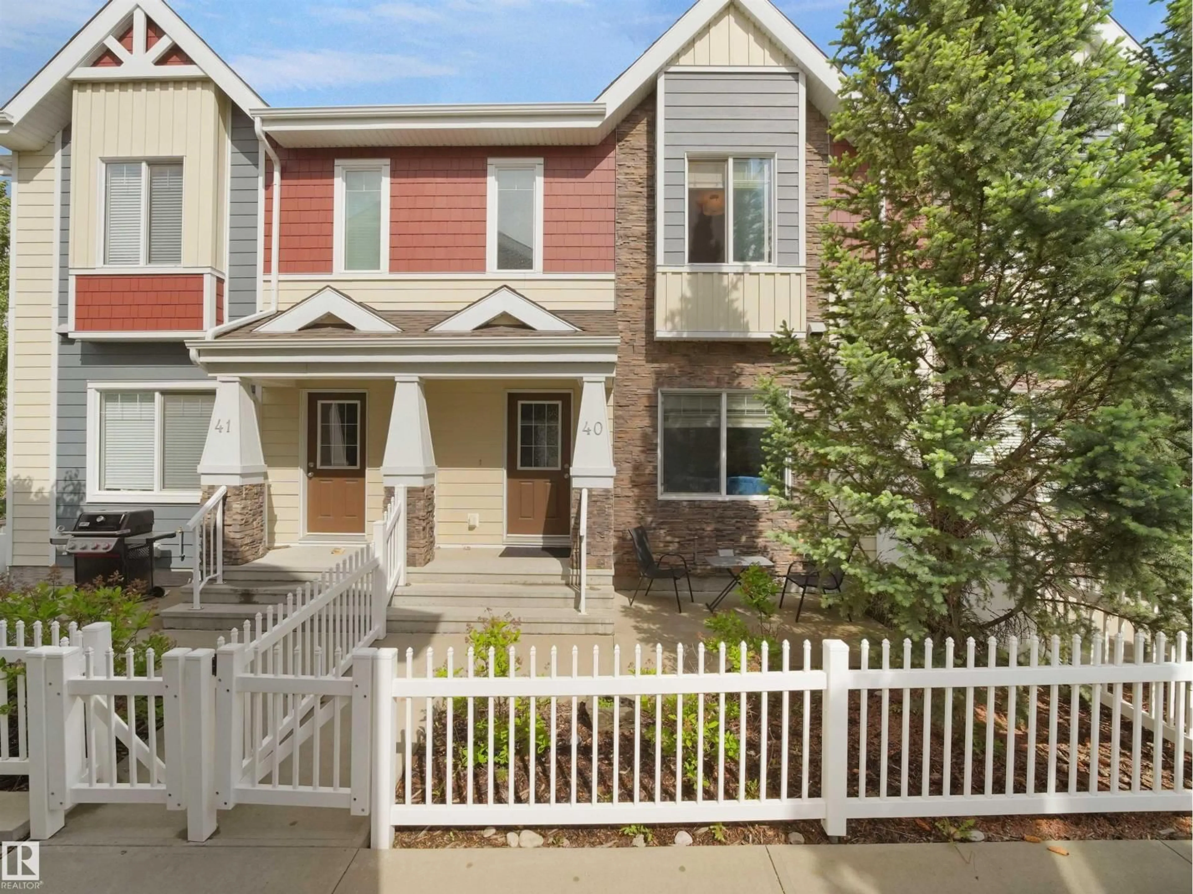 Home with vinyl exterior material, street for #40 - 2003 RABBIT HILL RD, Edmonton Alberta T6R0R7