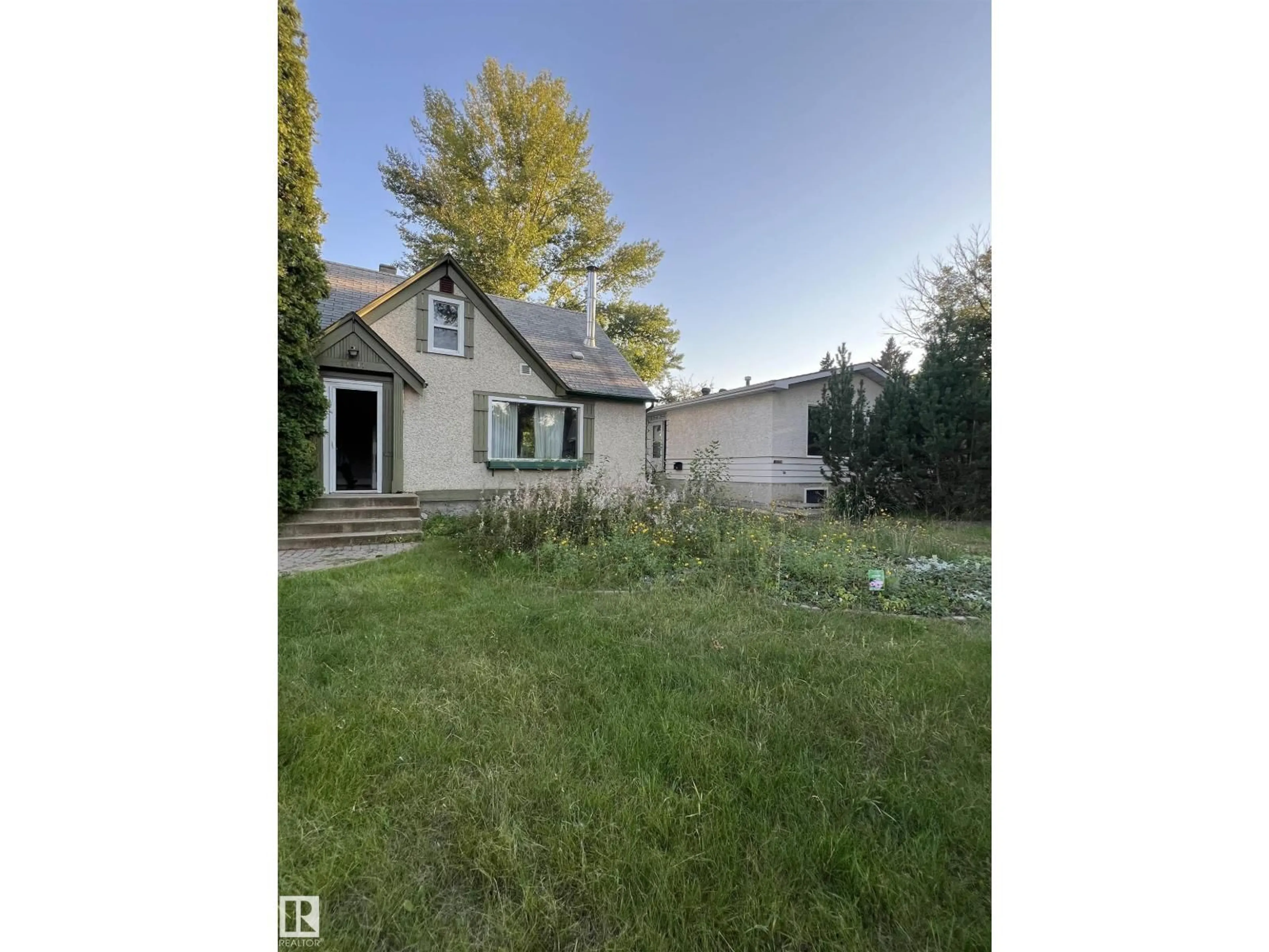 Unknown for 11411 79 AV, Edmonton Alberta T6G0P5