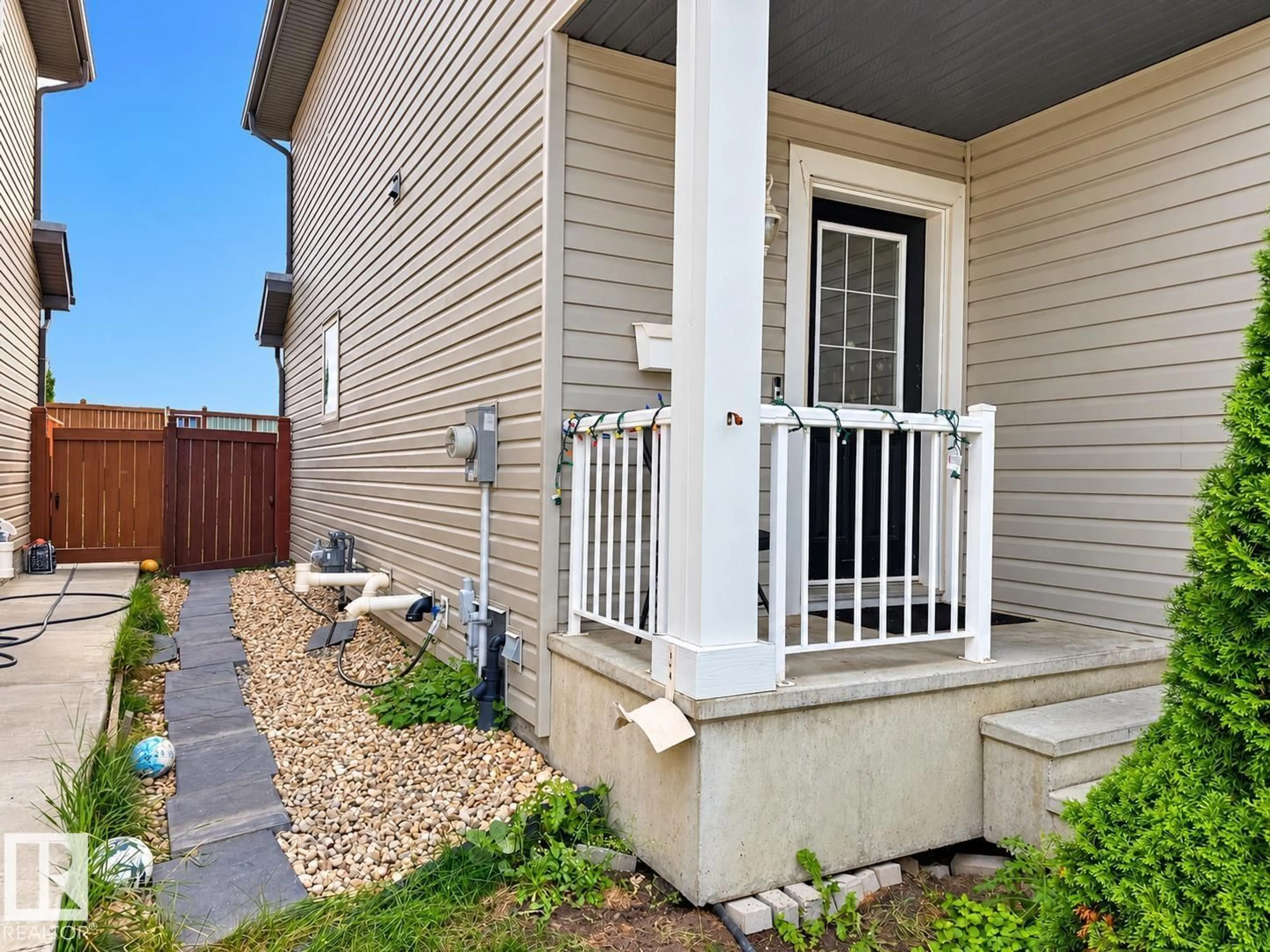 Unknown for 2829 18A AV, Edmonton Alberta T6T0N8