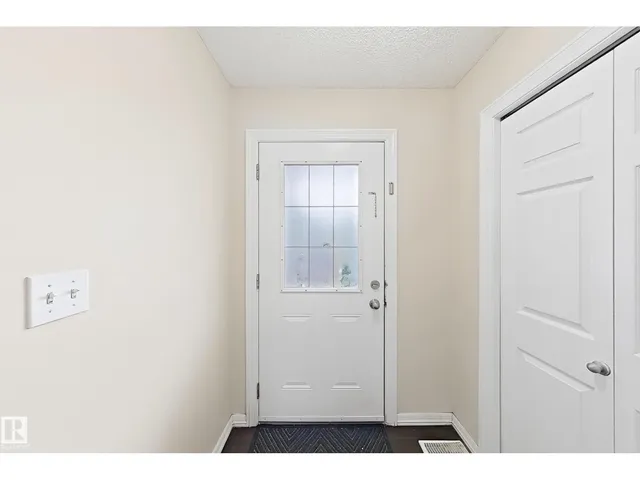 2829 18A AV, Edmonton 5