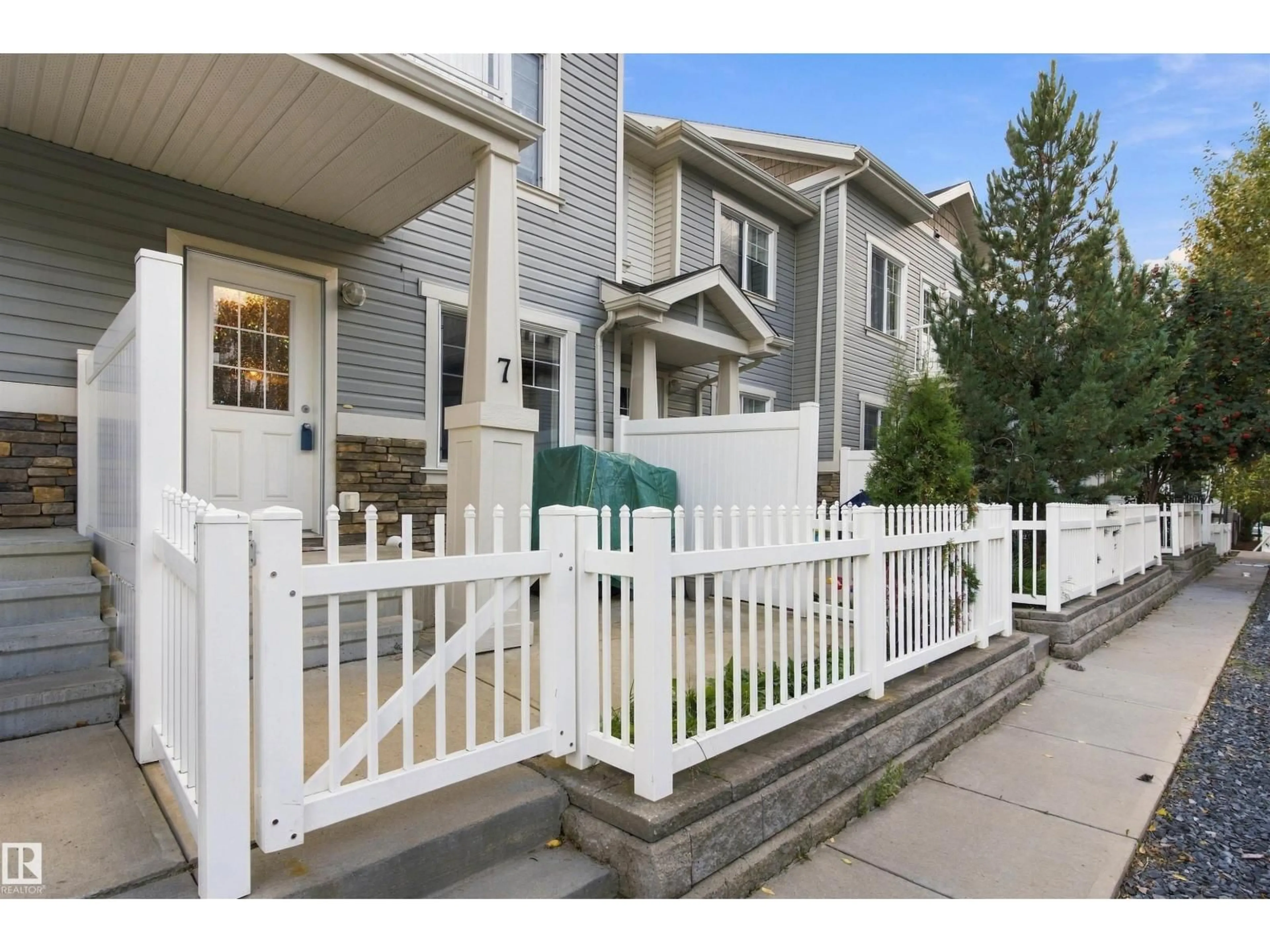 Patio, street for #7 - 4850 TERWILLEGAR CM, Edmonton Alberta T6R0T6