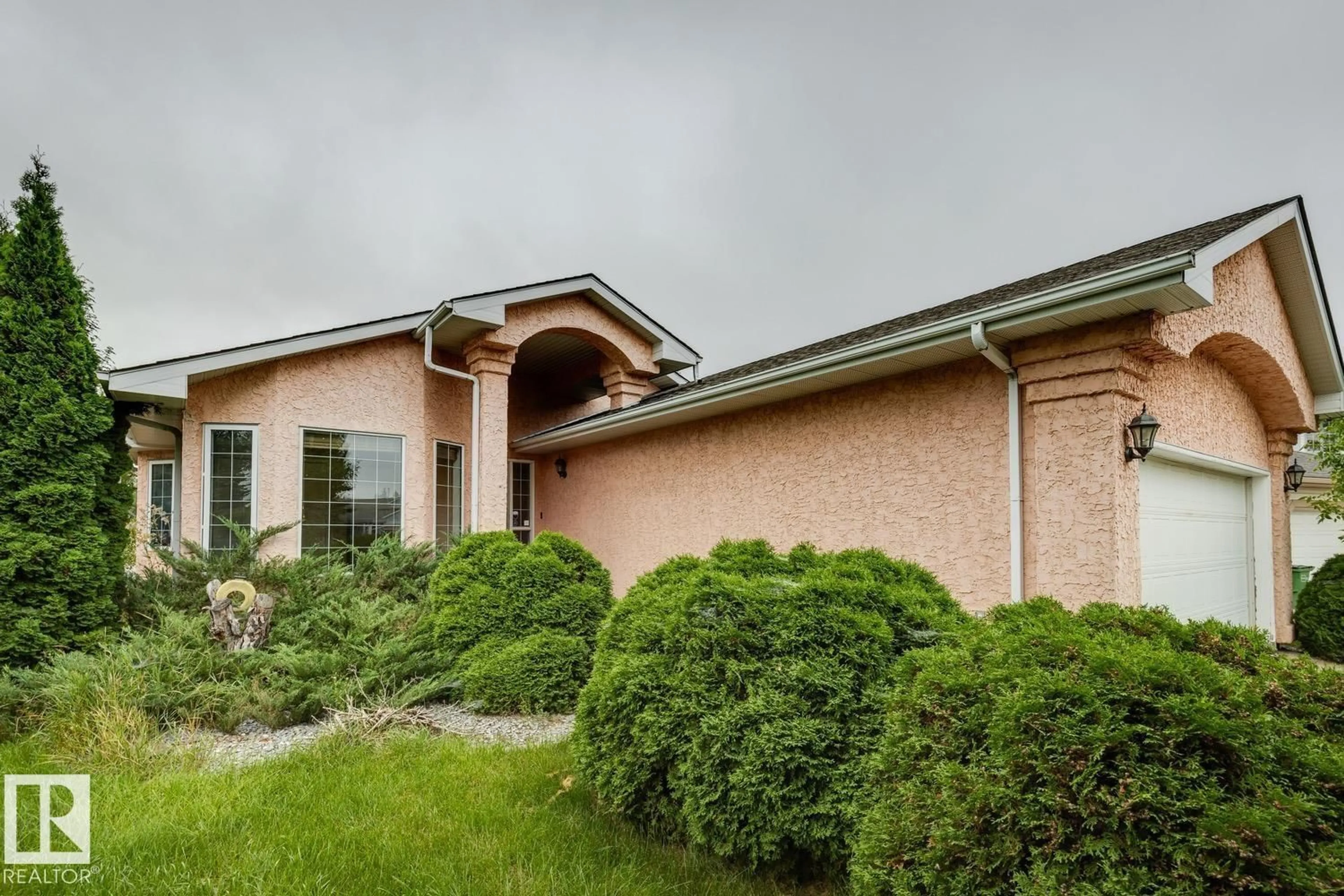Home with brick exterior material, unknown for 1190 POTTER GREENS DR, Edmonton Alberta T5T5Y5