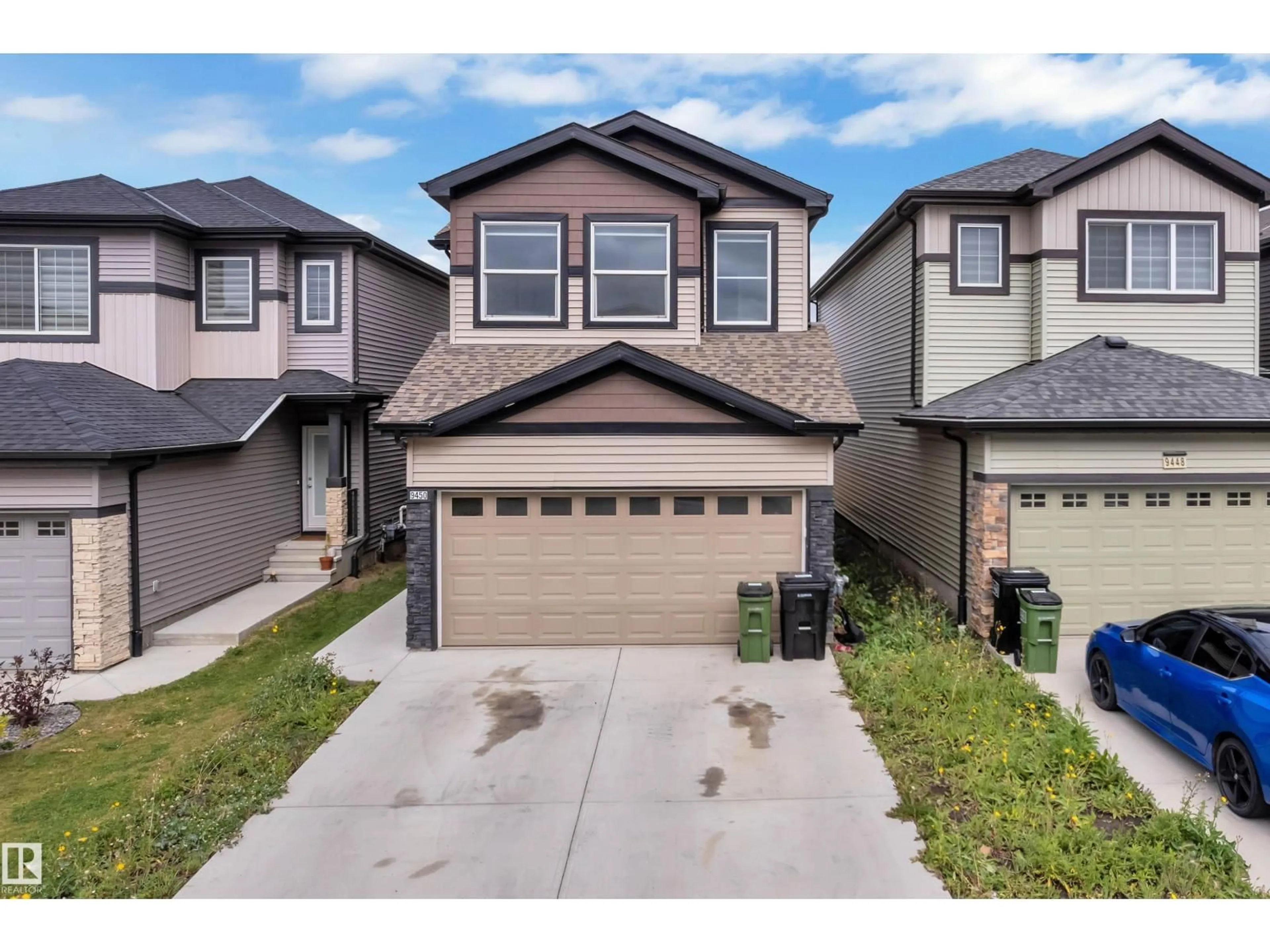 Home with vinyl exterior material, street for 9450 PEAR CR, Edmonton Alberta T6X2Z5
