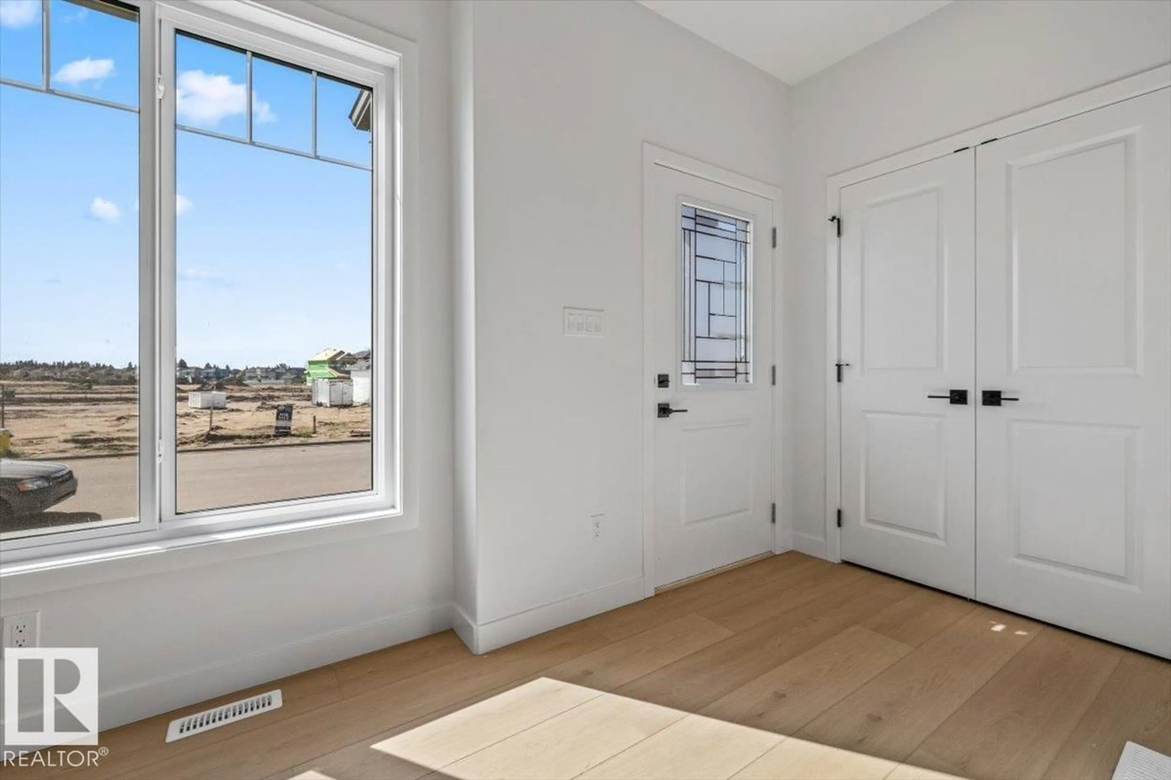 Indoor entryway for 66 JUNIPER WD, Fort Saskatchewan Alberta T8L3S4
