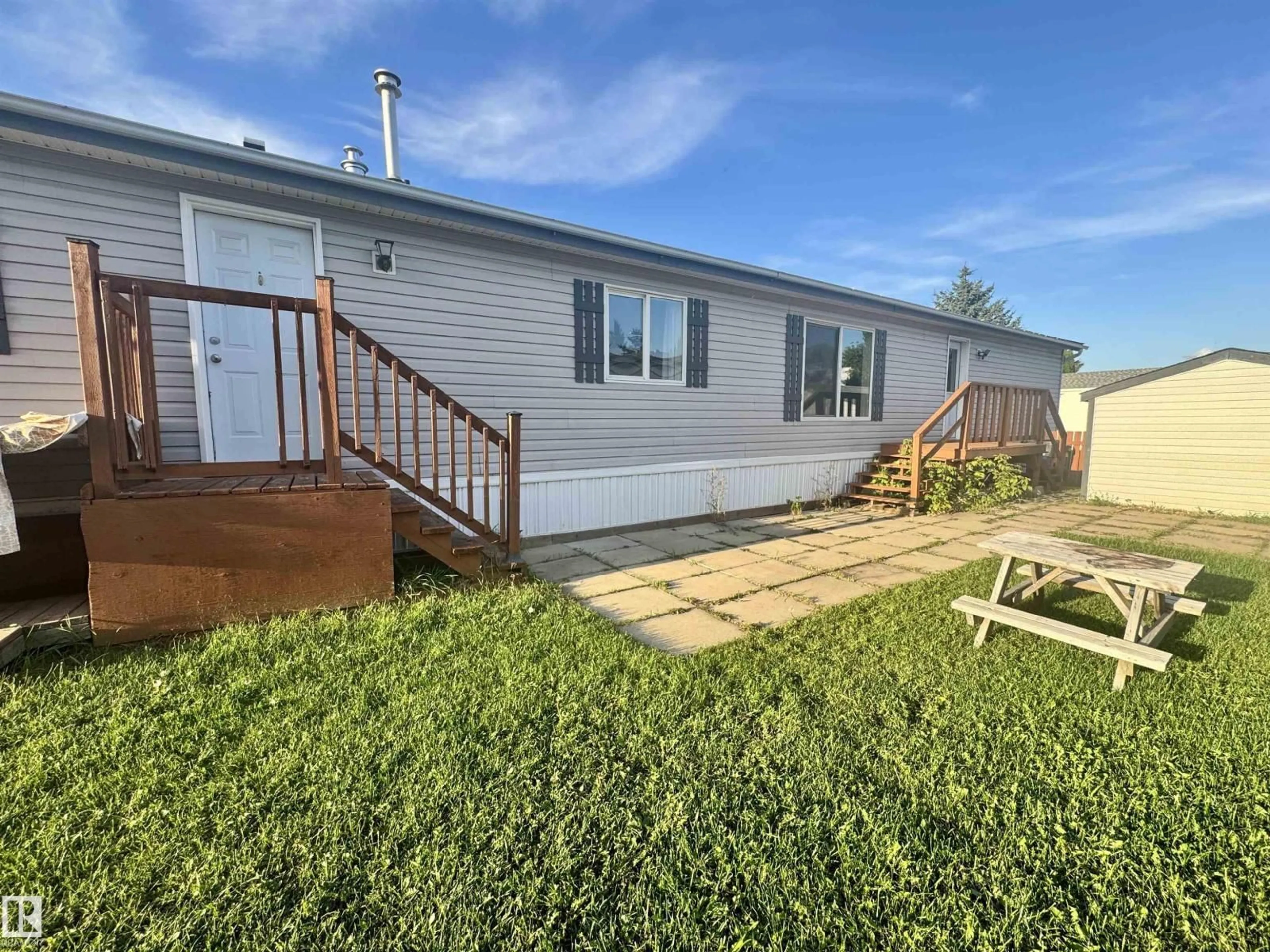 A pic from outside/outdoor area/front of a property/back of a property/a pic from drone, unknown for 2508 WEST PORT RD, Edmonton Alberta T5S1T5