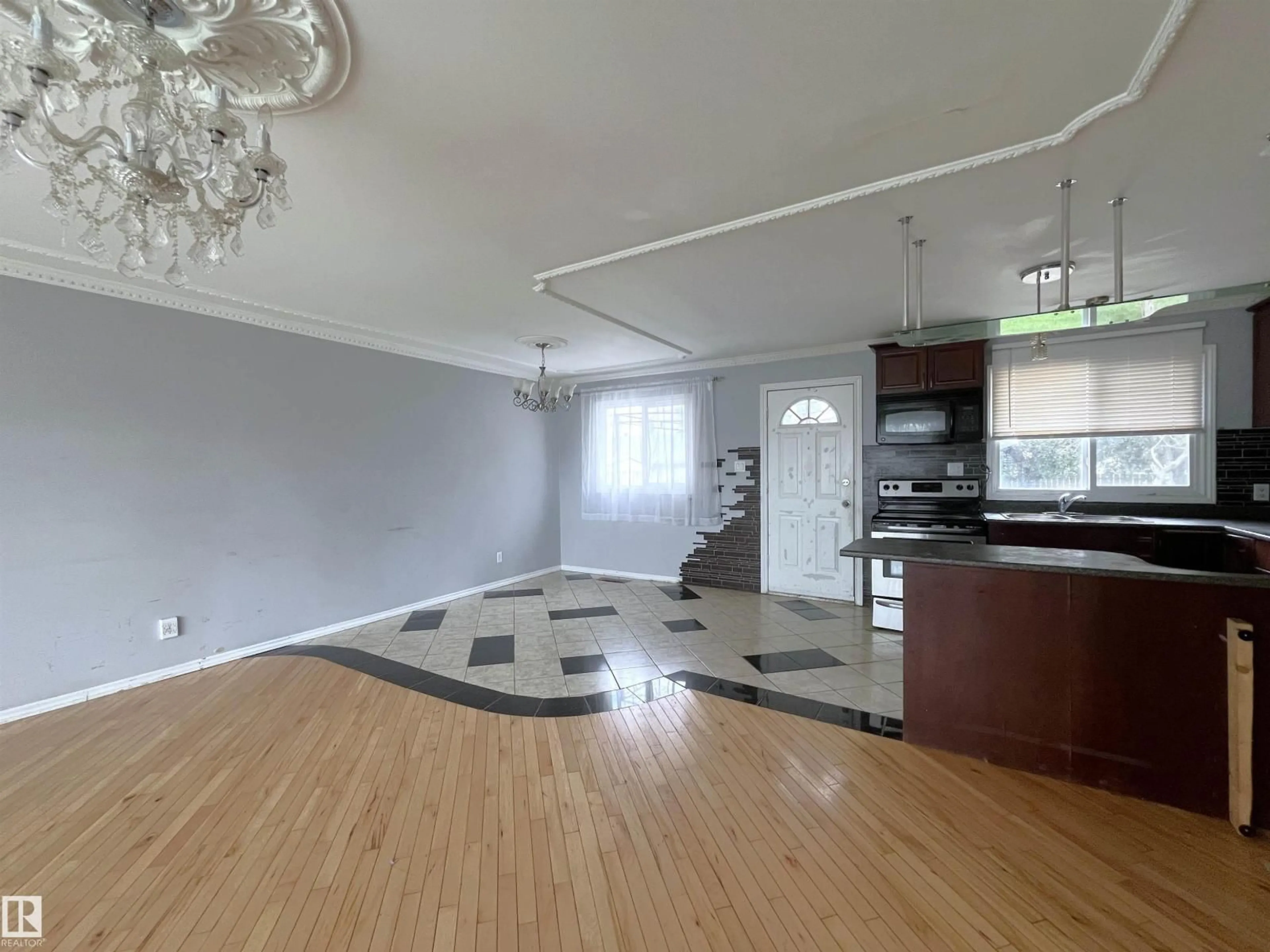 A pic of a room for 8817 163 ST, Edmonton Alberta T5R2N8