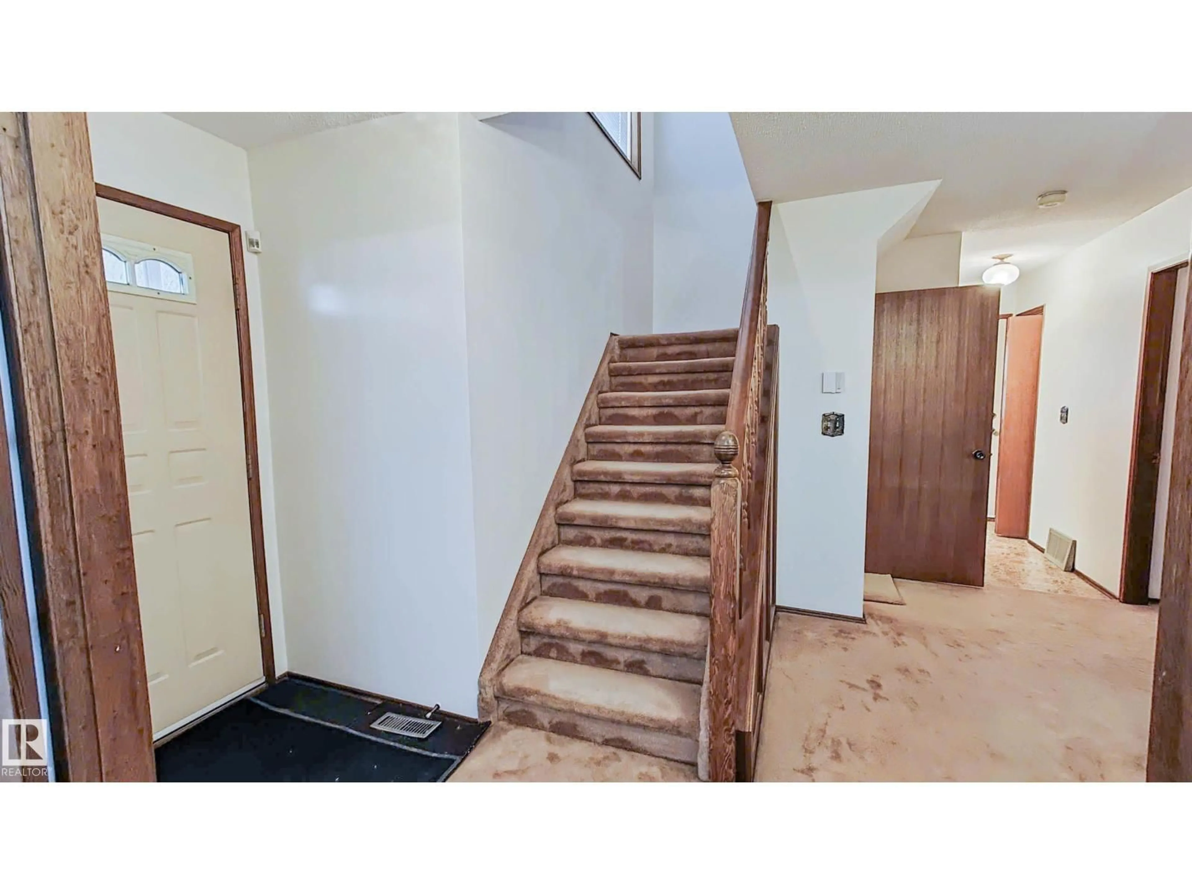 Unknown for NW - 3031 79 ST, Edmonton Alberta T6K3N2
