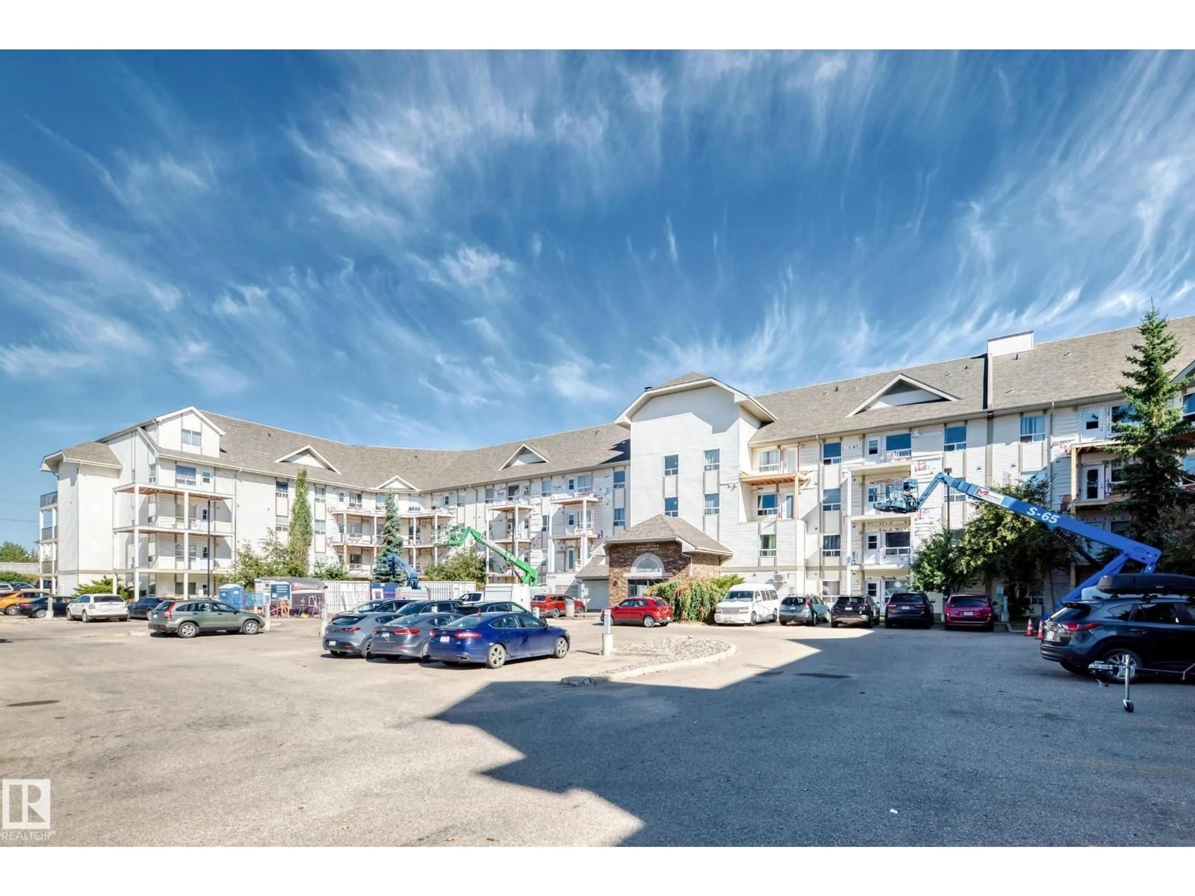 Unknown for 1303 CLAREVIEW STATION DR, Edmonton Alberta T5Y0E6
