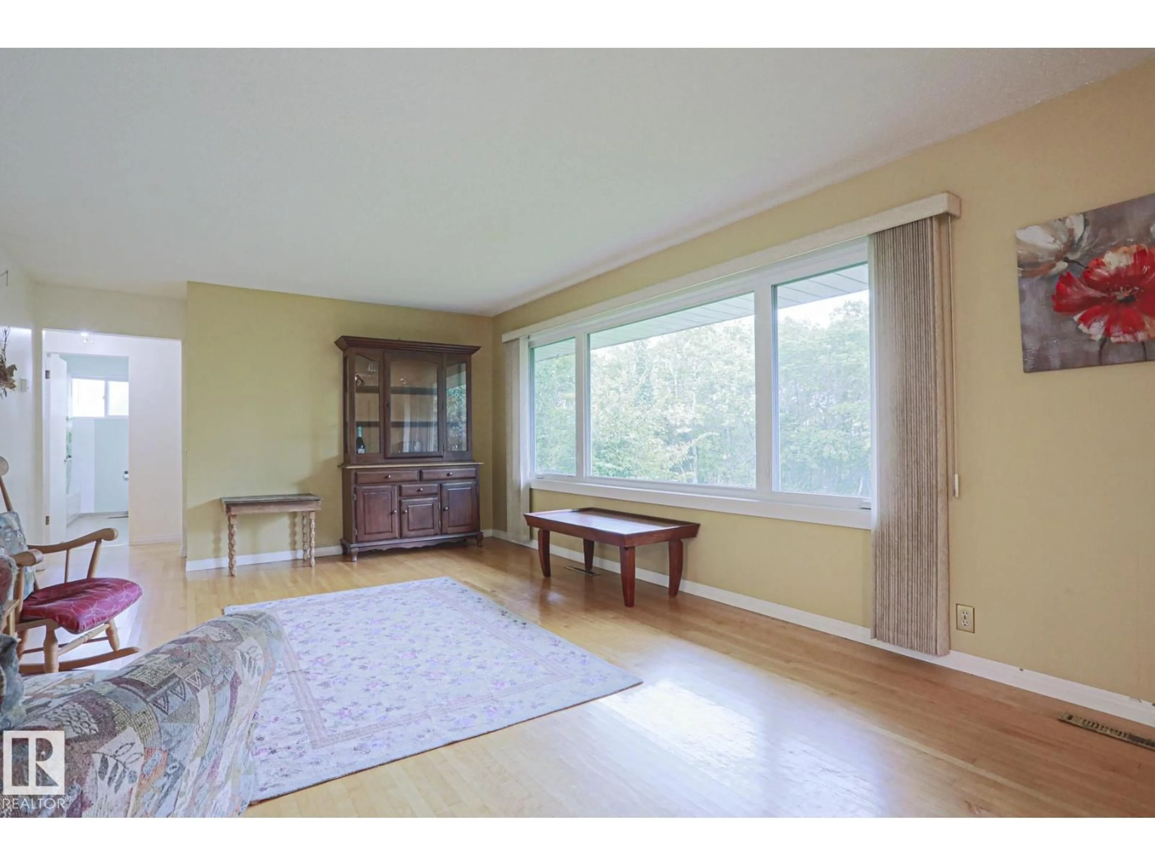 A pic of a room for 5807 48B AV, Camrose Alberta T4V0L9