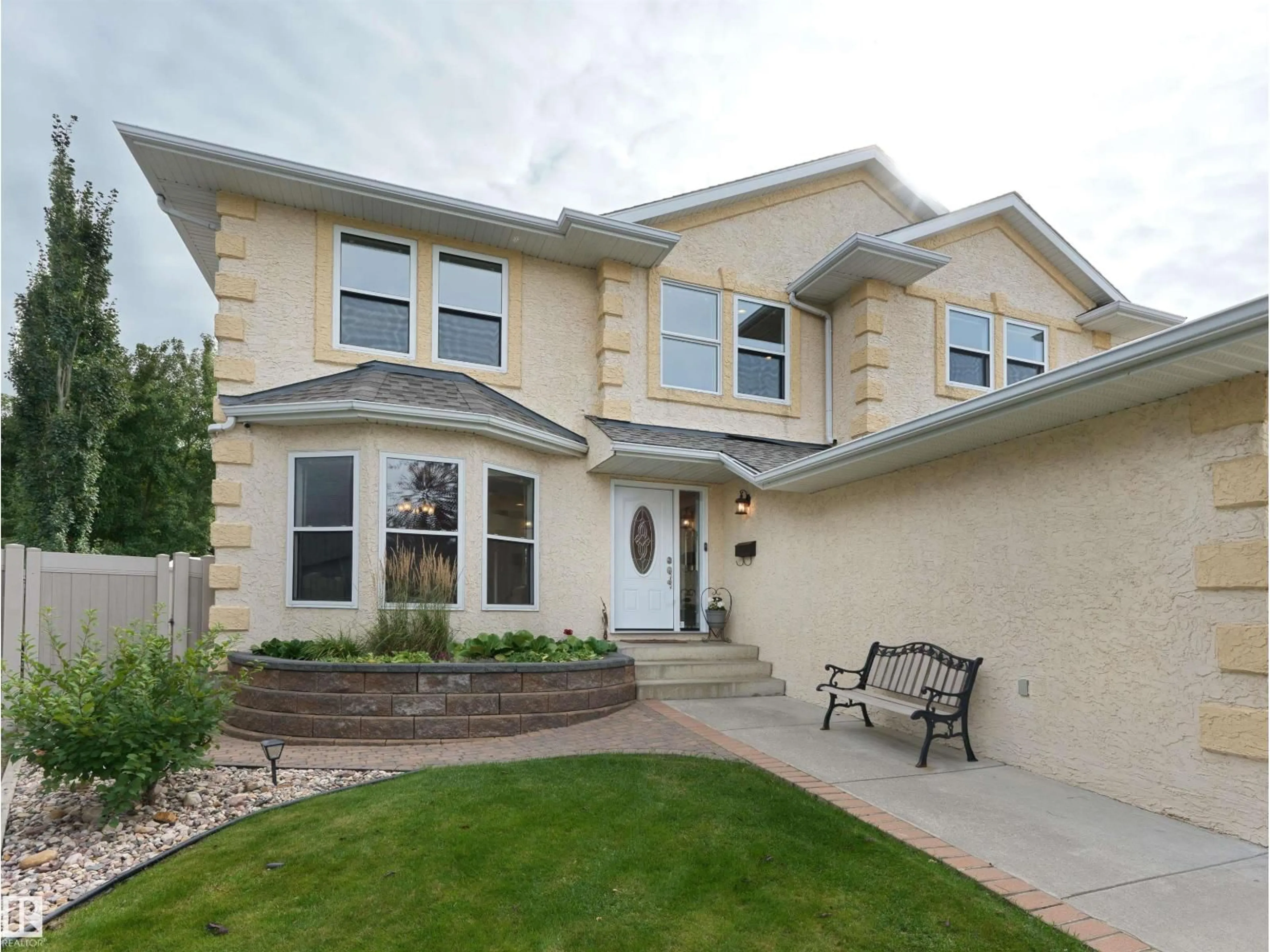 Home with vinyl exterior material, street for 915 PICARD DR, Edmonton Alberta T5T6H2