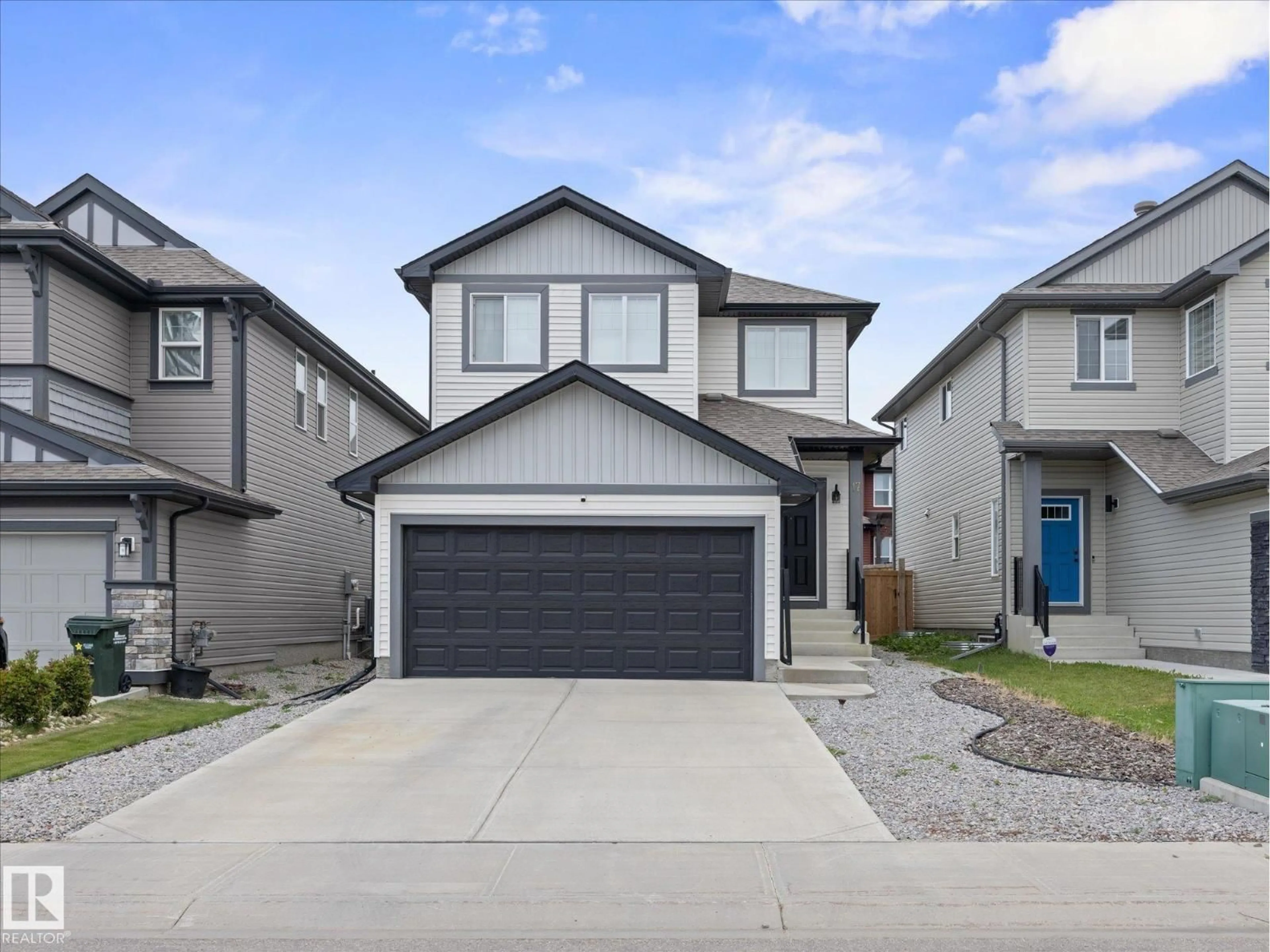 Home with vinyl exterior material, street for 17 SAVOY CR, Sherwood Park Alberta T8H1A8