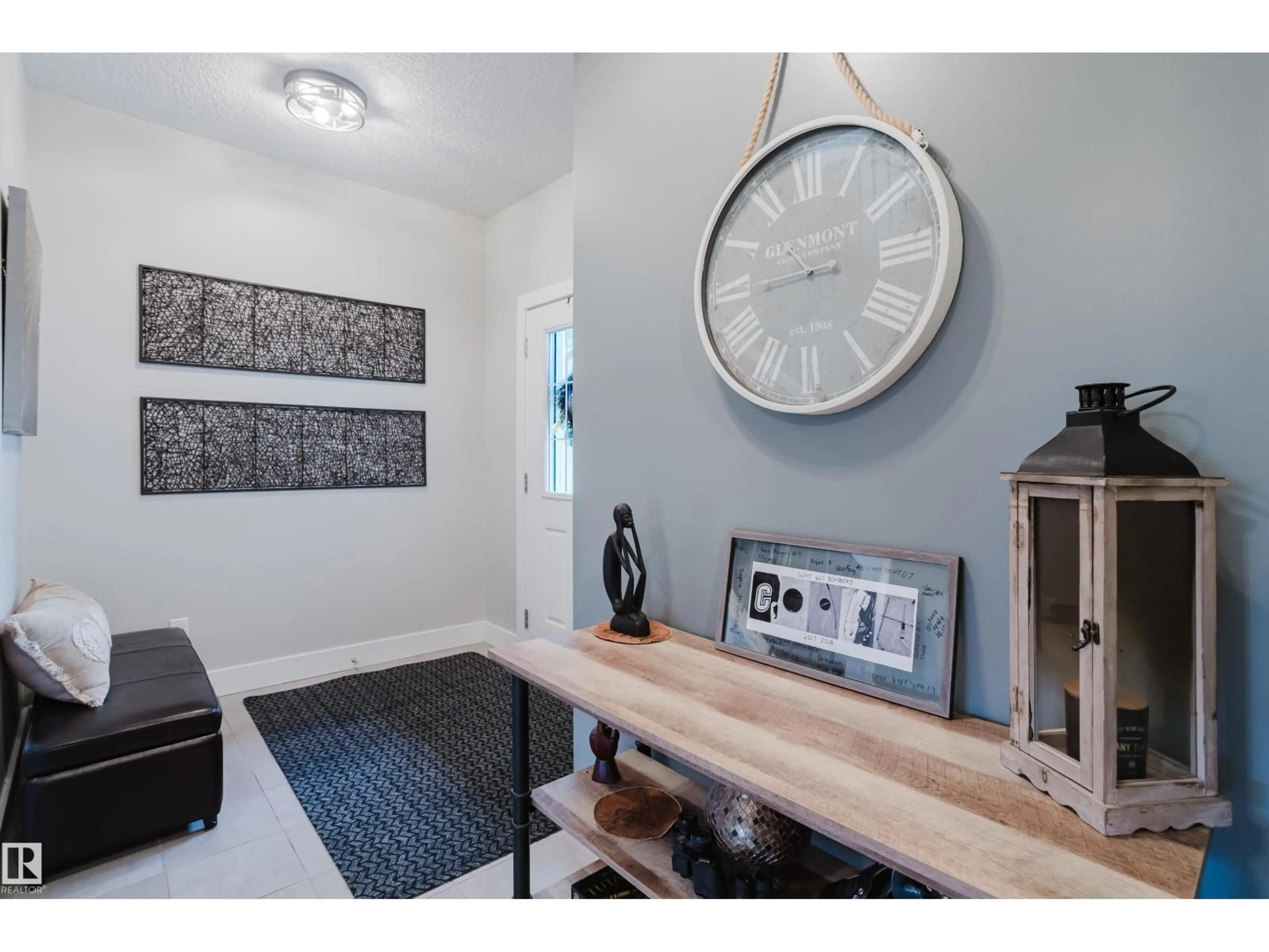Indoor entryway for 15820 15 AV, Edmonton Alberta T6W3E6