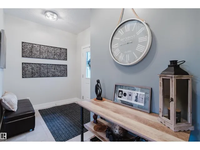 15820 15 AV, Edmonton 3