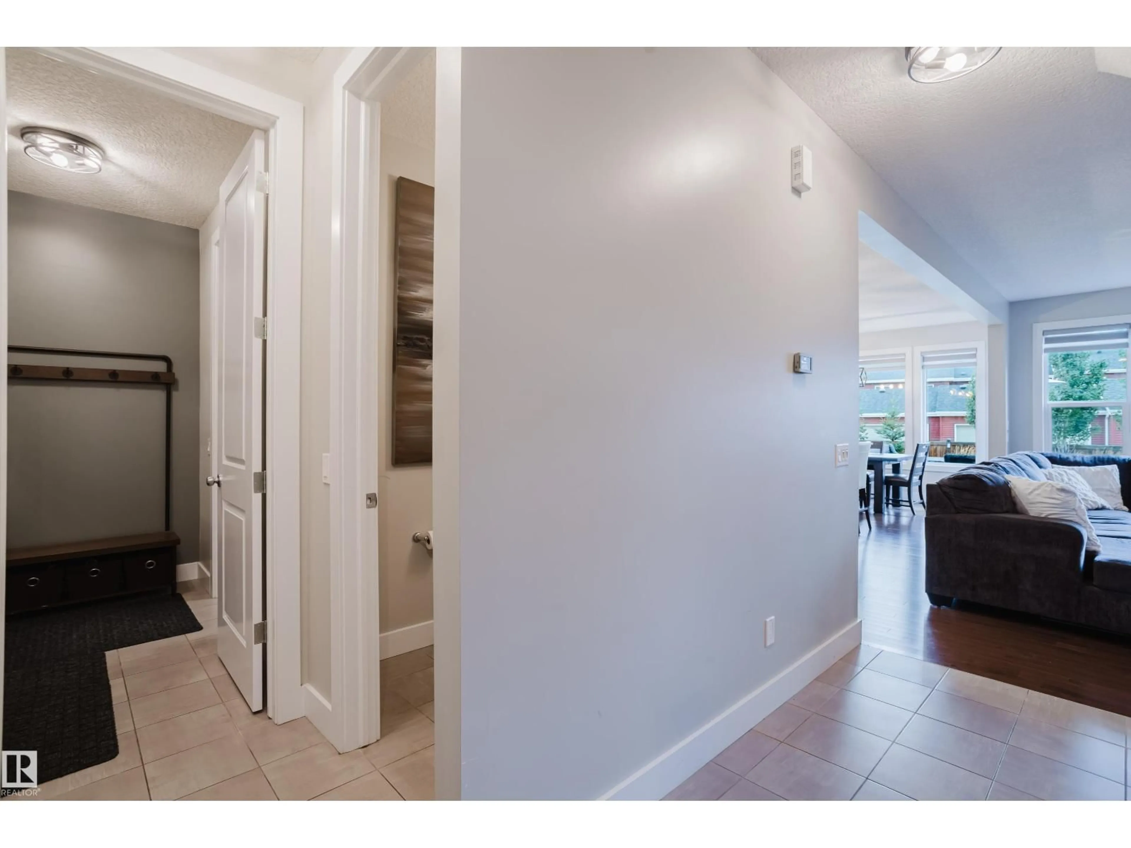 Indoor entryway for 15820 15 AV, Edmonton Alberta T6W3E6