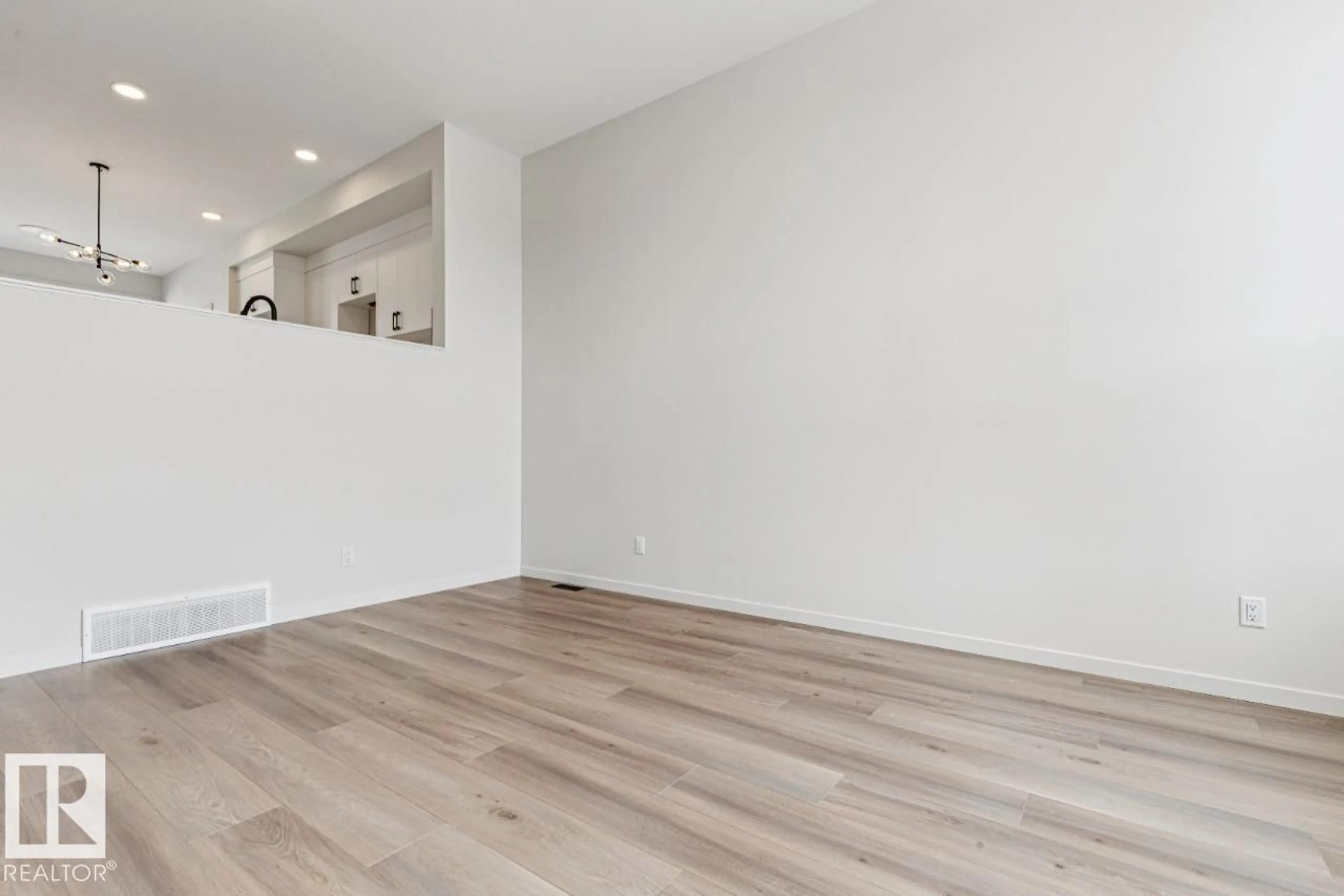 A pic of a room for 319 30 ST, Edmonton Alberta T6X3L6