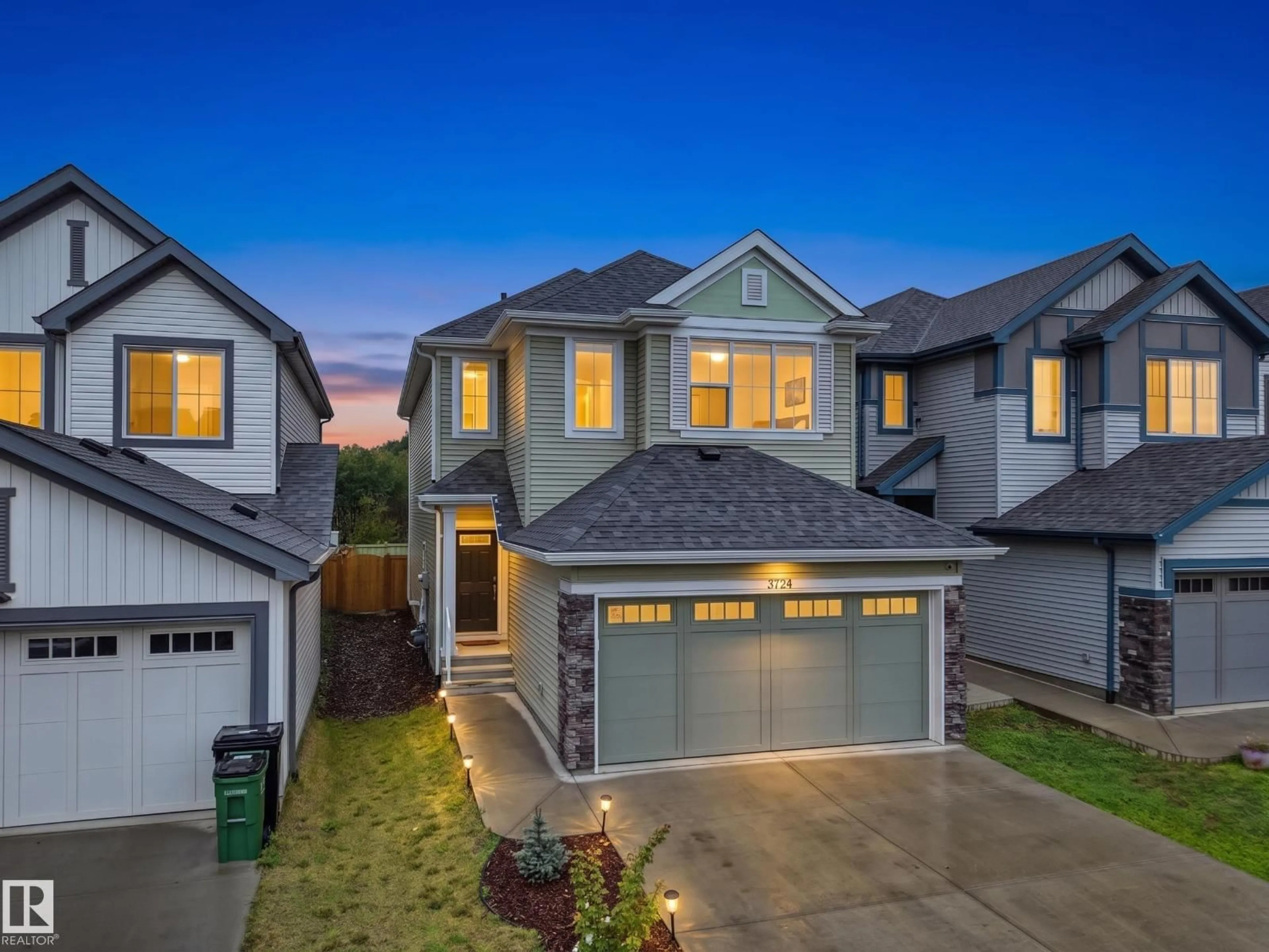 Unknown for NW - 3724 214 ST, Edmonton Alberta T6M1S4