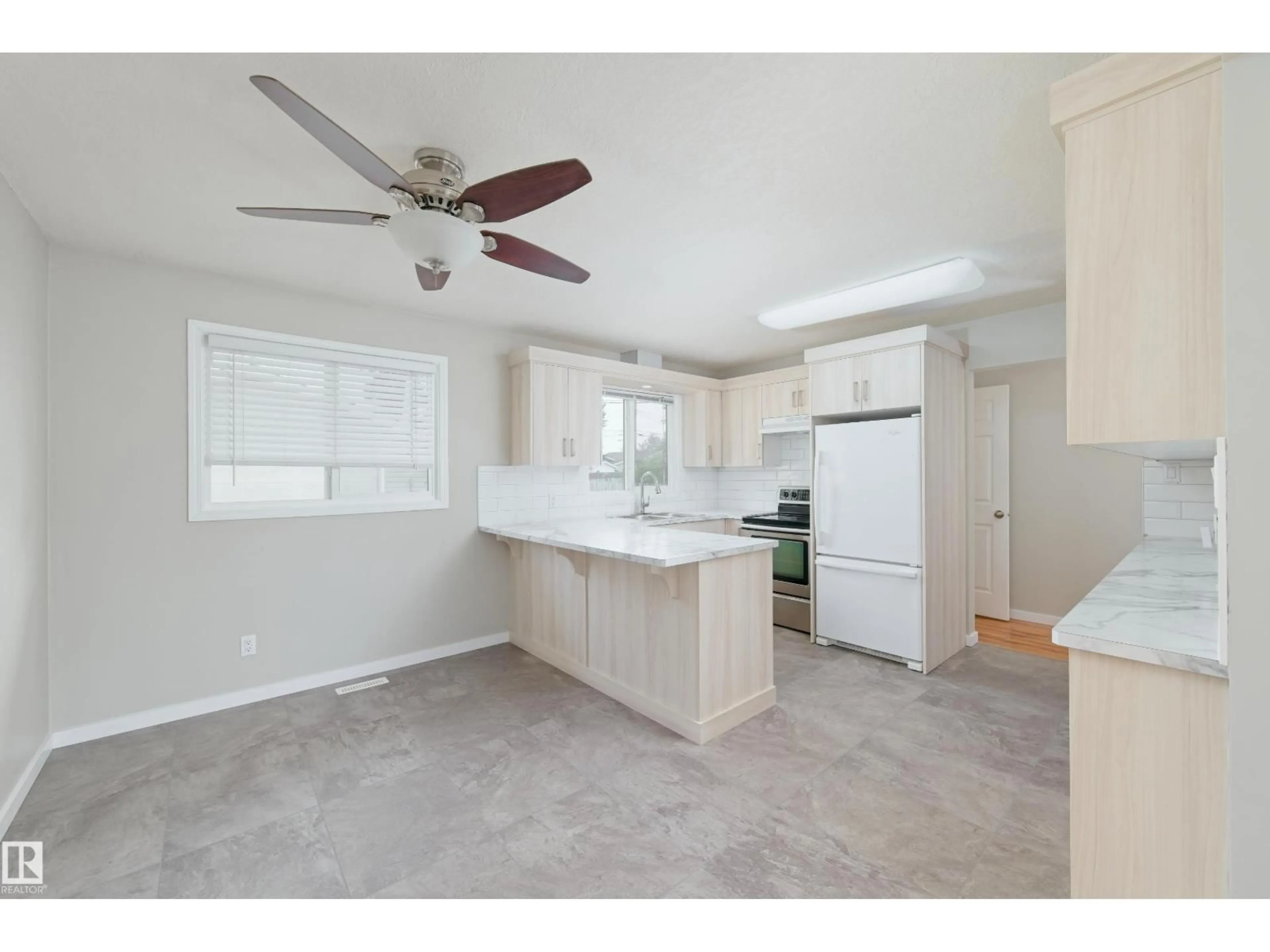 Open concept kitchen, unknown for 5313 57 ST, Barrhead Alberta T7N1N4