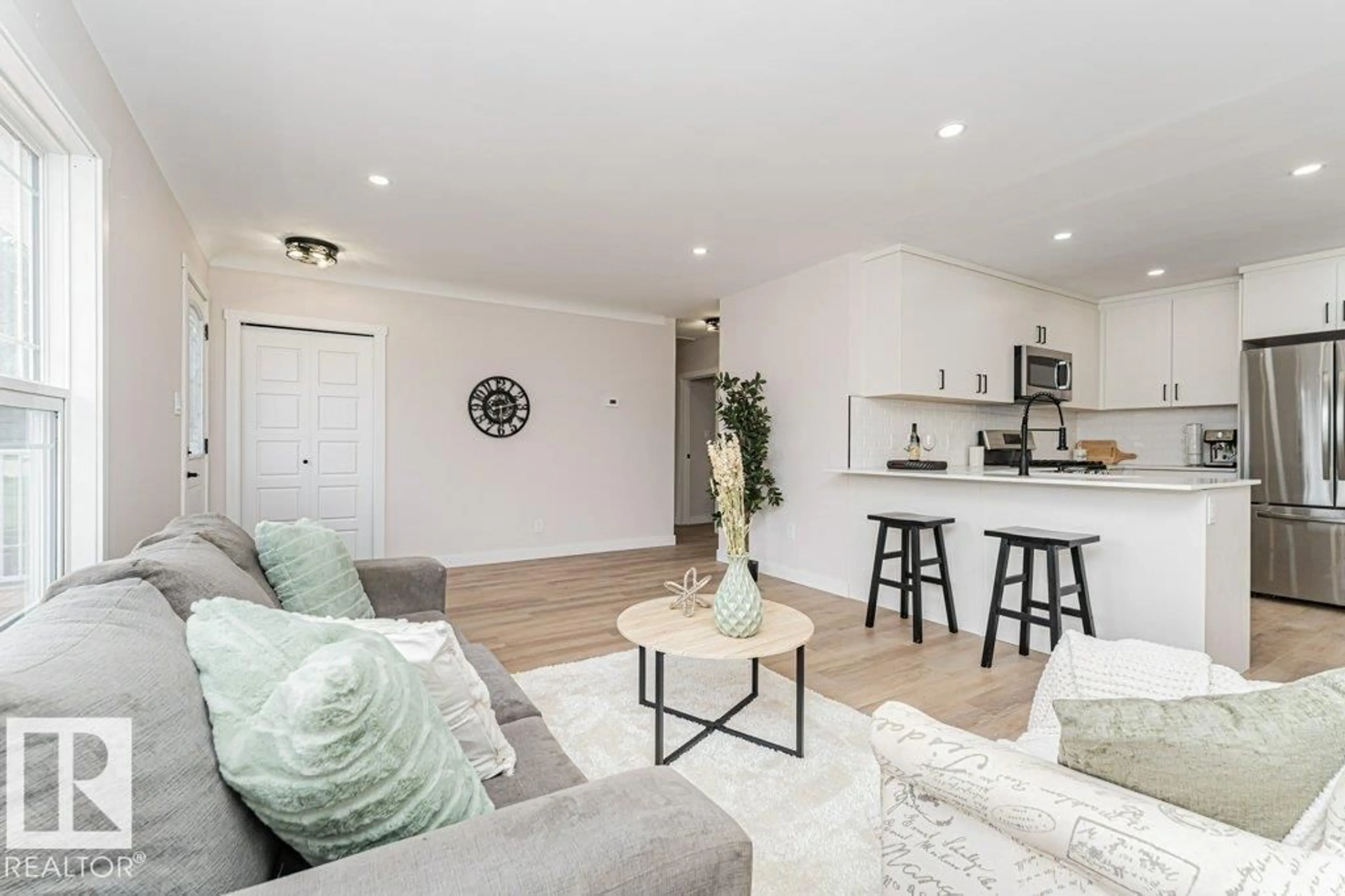 Living room with furniture, unknown for 10624 40 ST, Edmonton Alberta T6A1T2