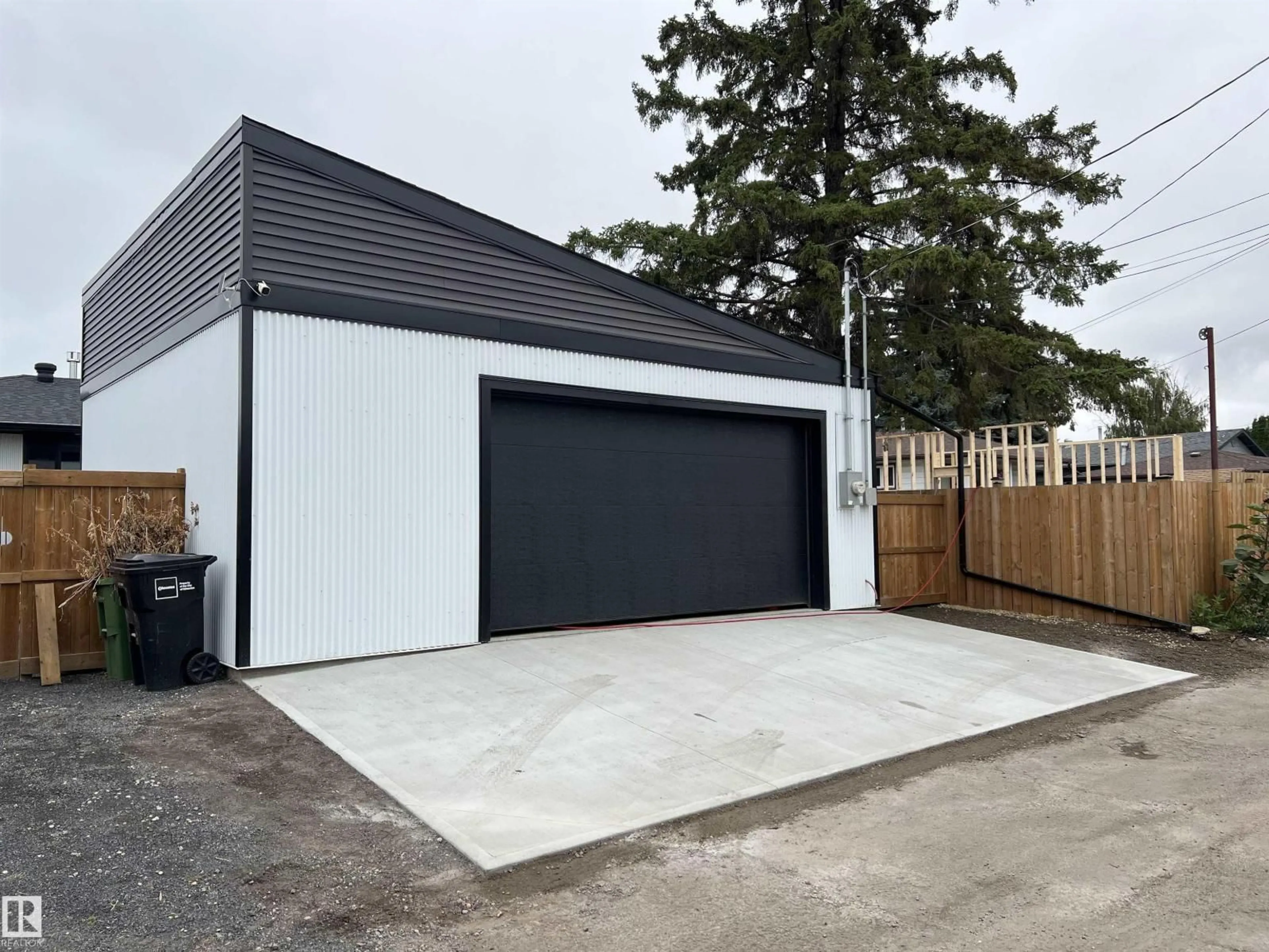 Indoor garage for 6115 95 AV, Edmonton Alberta T6B1A6
