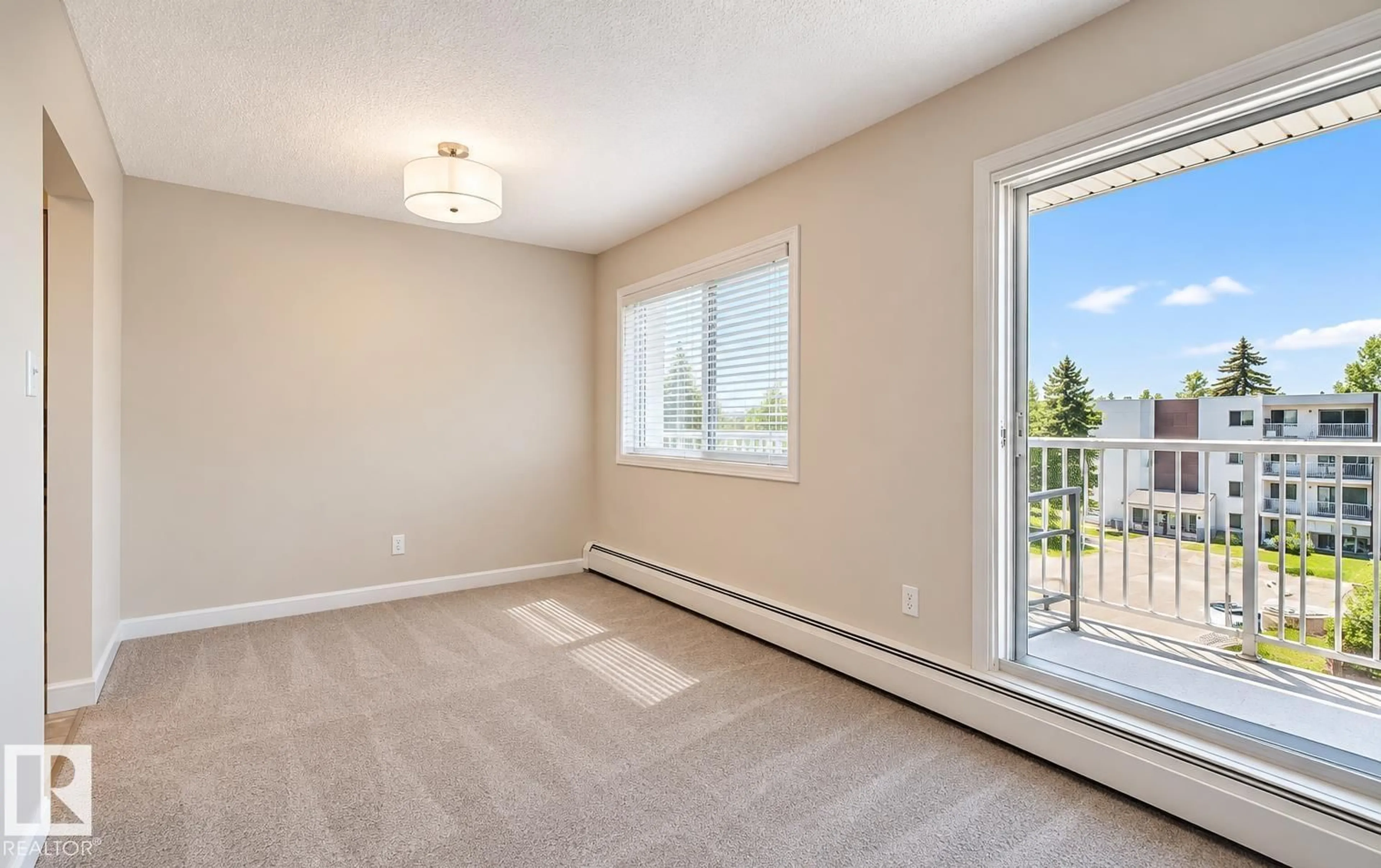 A pic of a room for #402 - 18204 93 AV, Edmonton Alberta T5T2V2