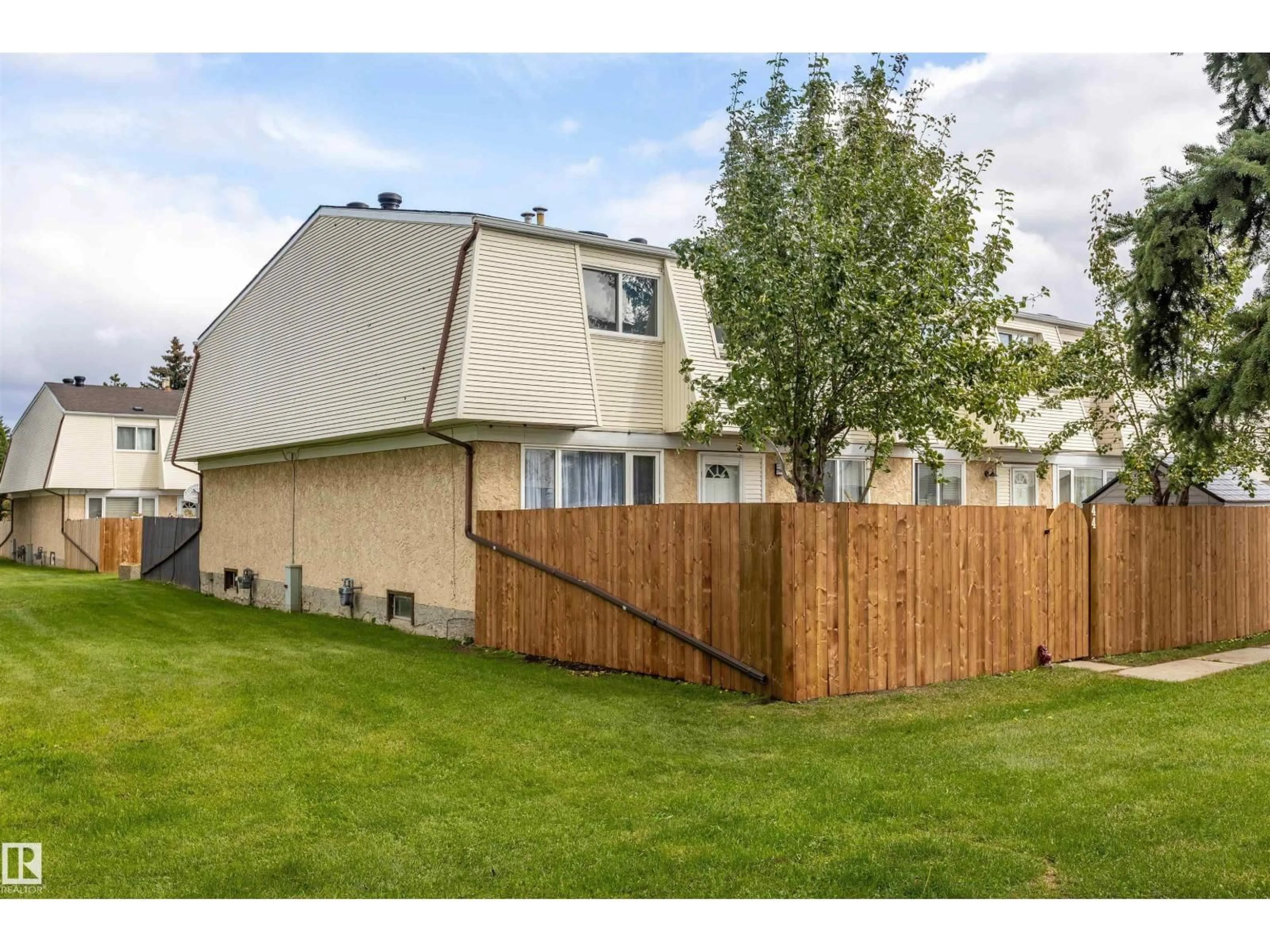 Home with vinyl exterior material, street for #44 - 650 GRANDIN DR, Morinville Alberta T8R1K5