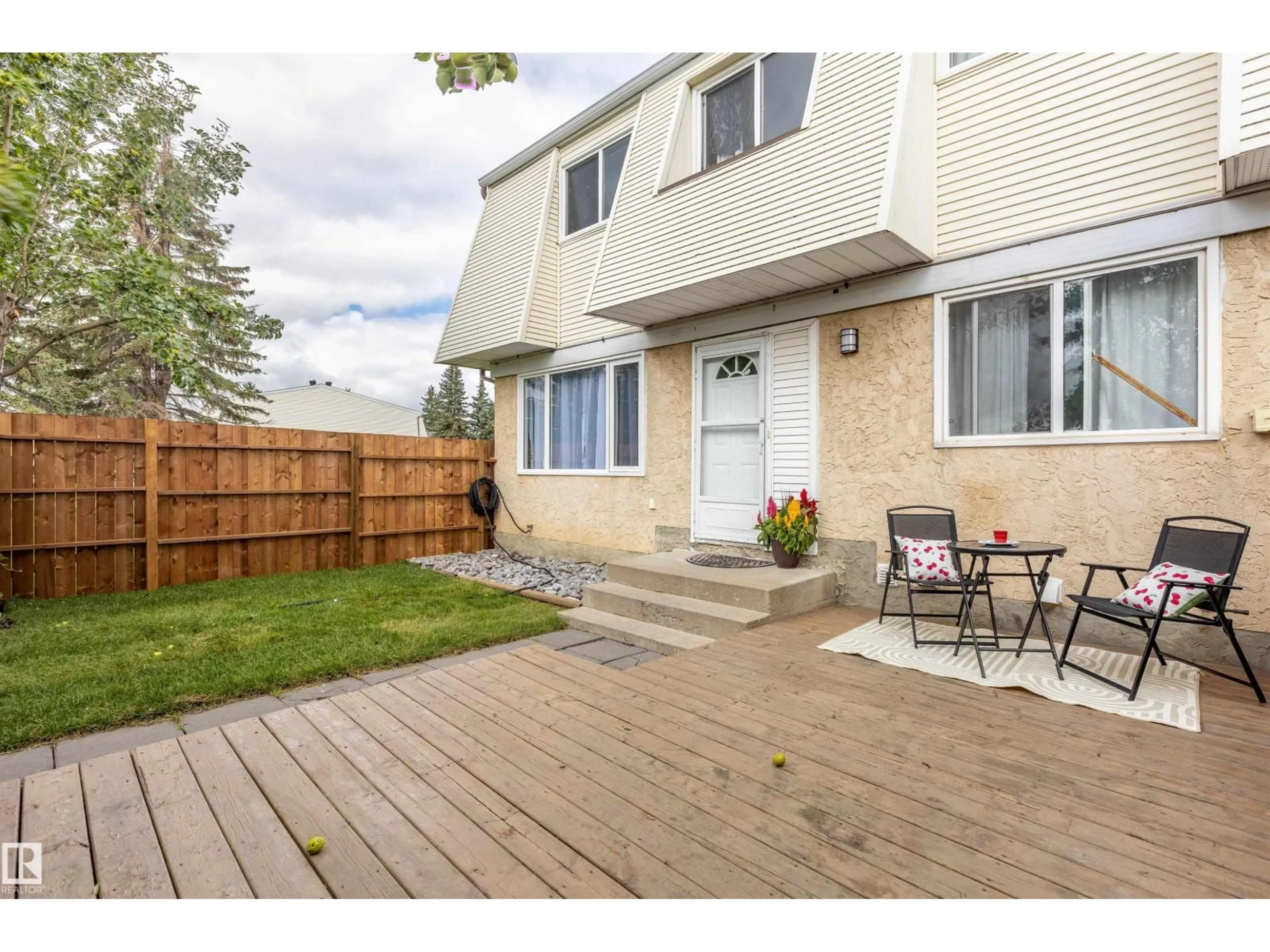 Patio, street for #44 - 650 GRANDIN DR, Morinville Alberta T8R1K5