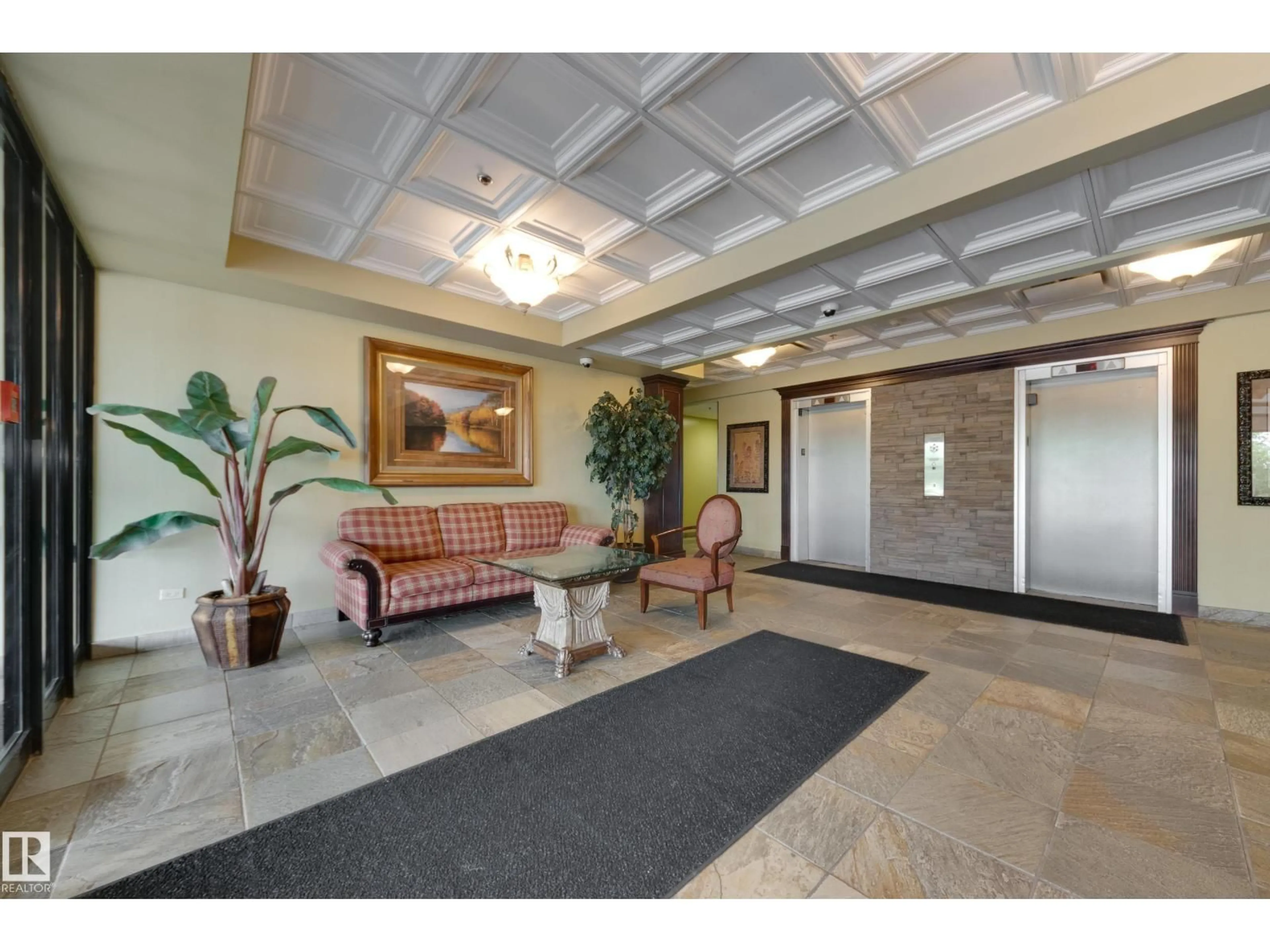Indoor foyer for 1201 SASKATCHEWAN DR, Edmonton Alberta T6E4Y9
