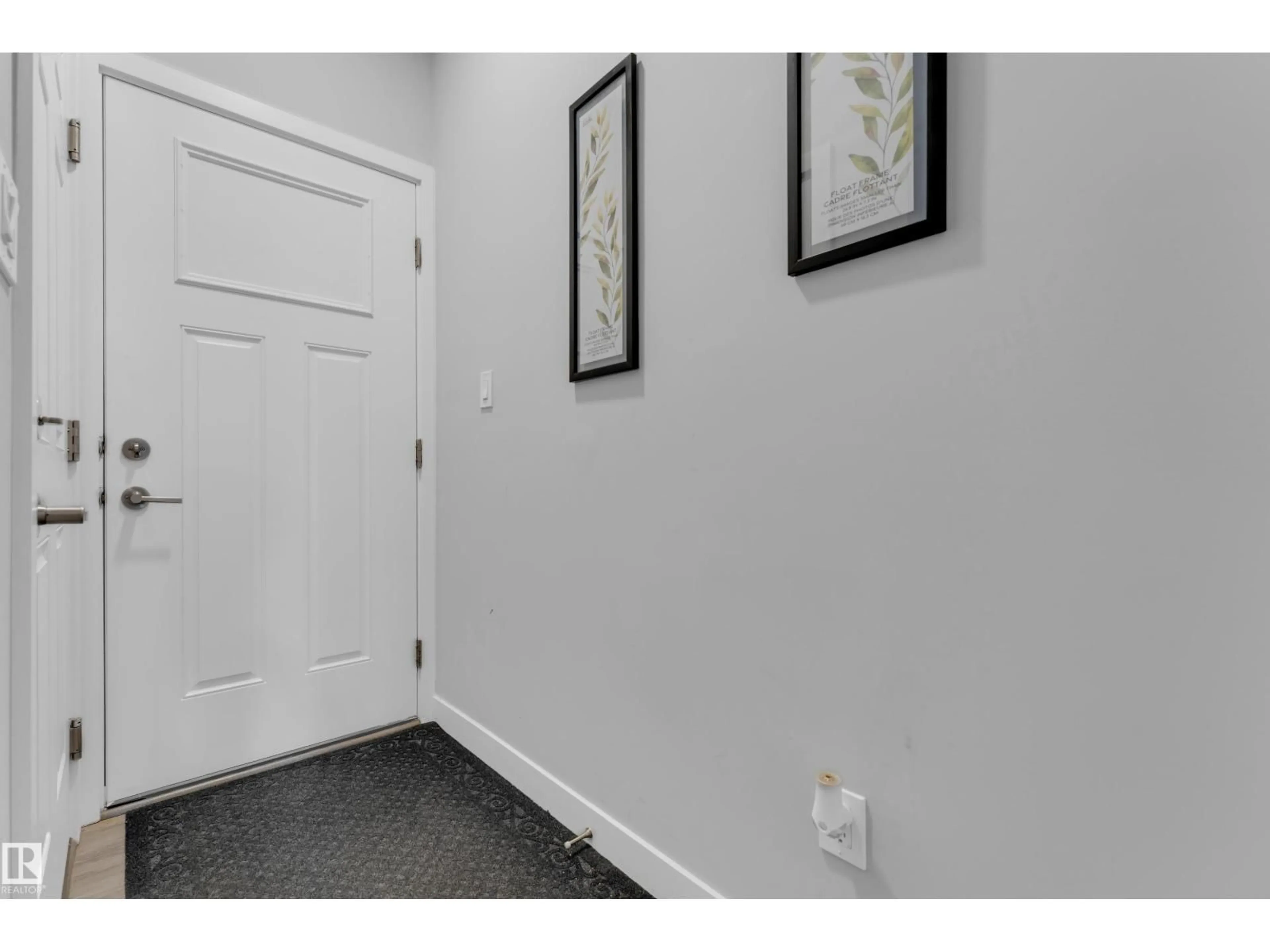 Indoor entryway for #4 - 603 ORCHARDS BV, Edmonton Alberta T6X2W8
