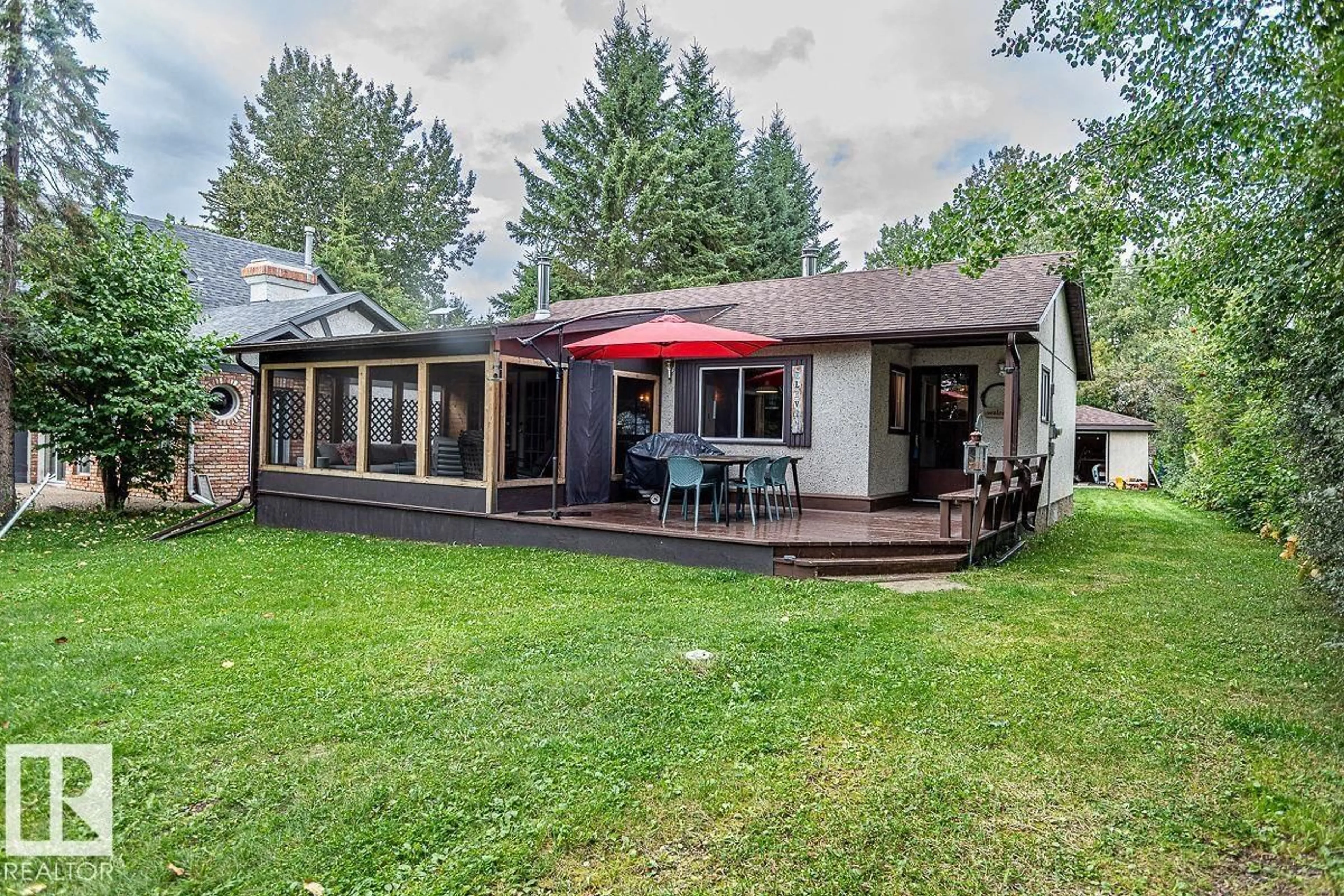 Patio, water/lake/river/ocean view for 11 LAKESHORE DR, Rural Leduc County Alberta T0C2C0