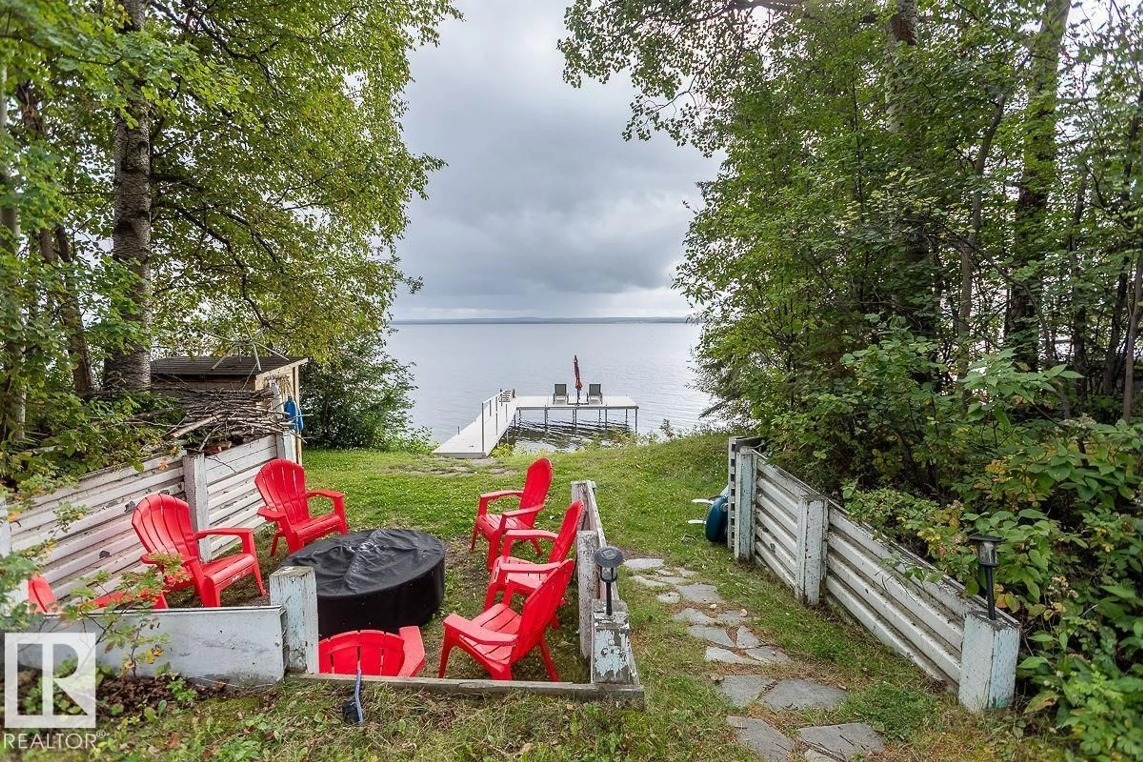 Patio, water/lake/river/ocean view for 11 LAKESHORE DR, Rural Leduc County Alberta T0C2C0