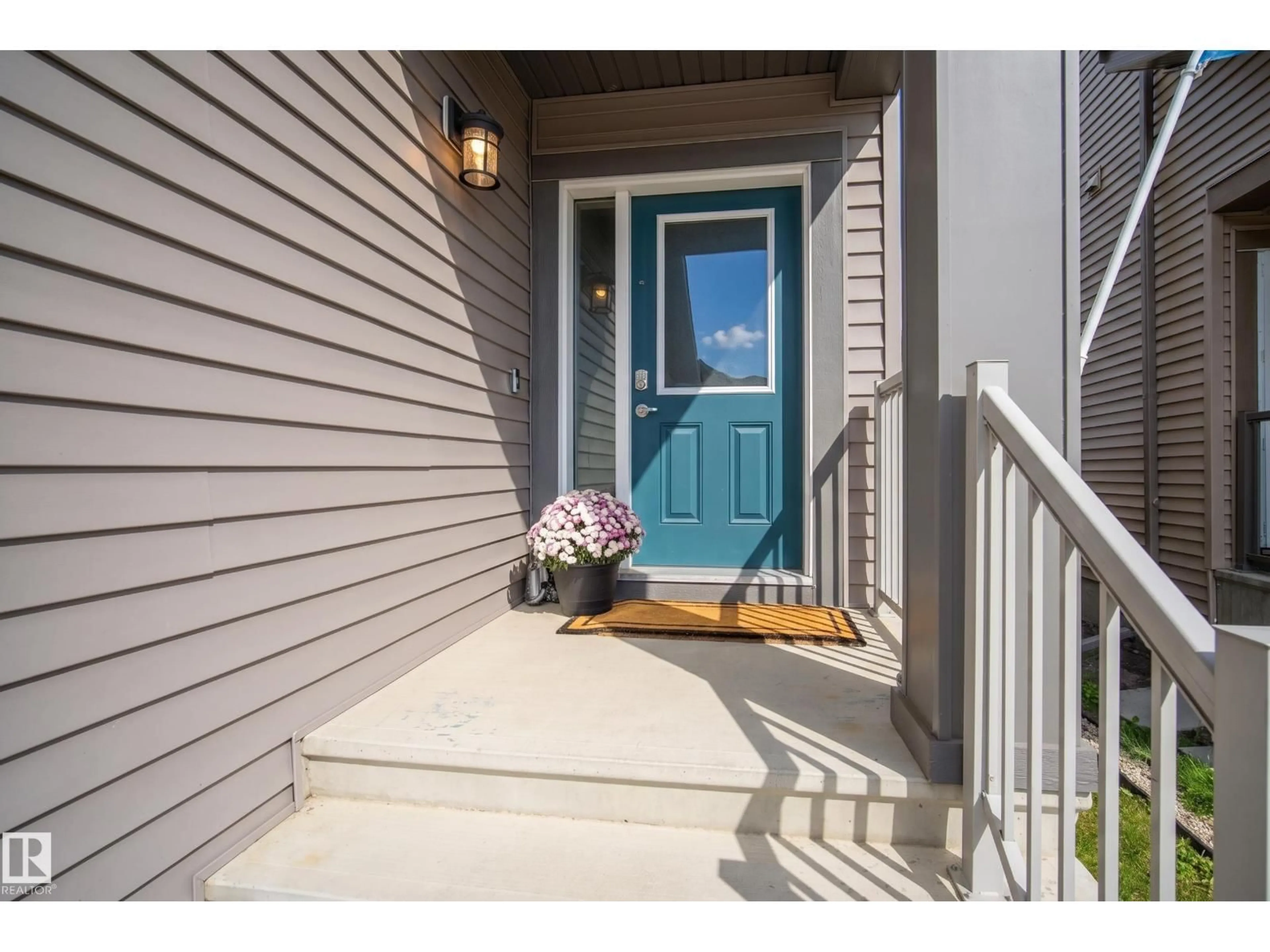 Indoor entryway for 1940 WESTERRA LN, Stony Plain Alberta T7Z0M9