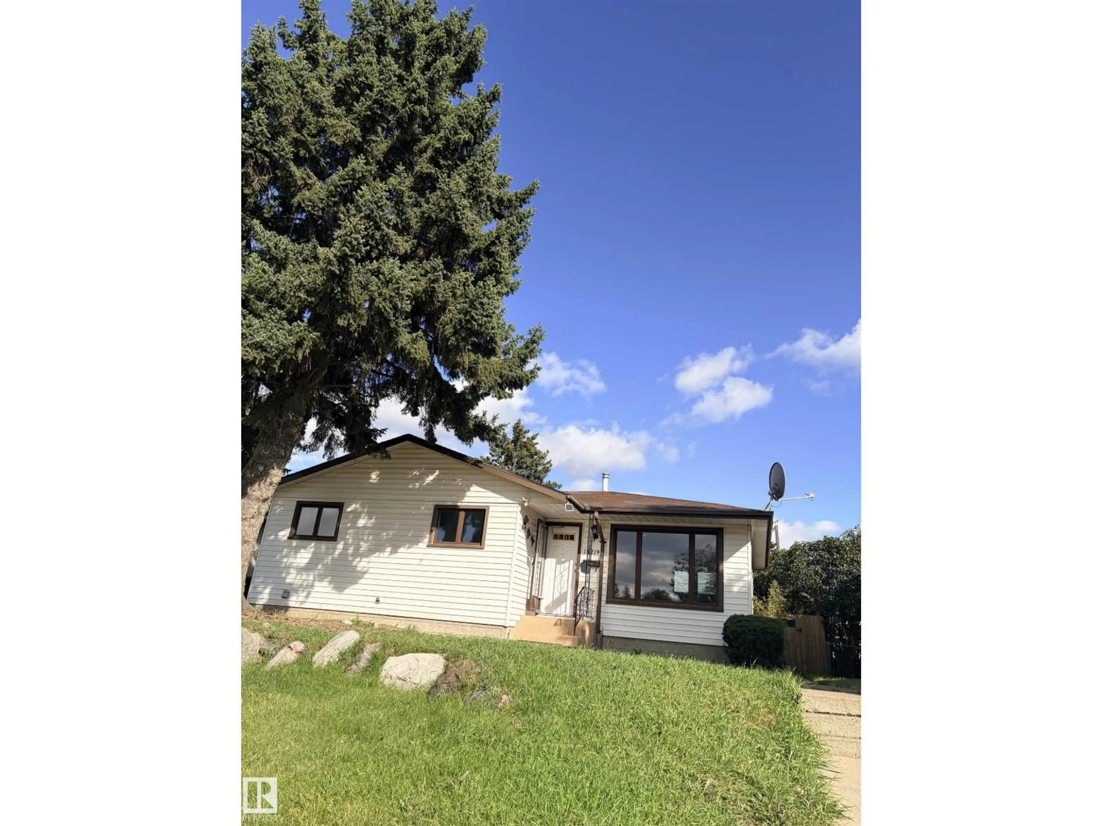A pic from outside/outdoor area/front of a property/back of a property/a pic from drone, street for 13219 107 ST, Edmonton Alberta T5E4W1
