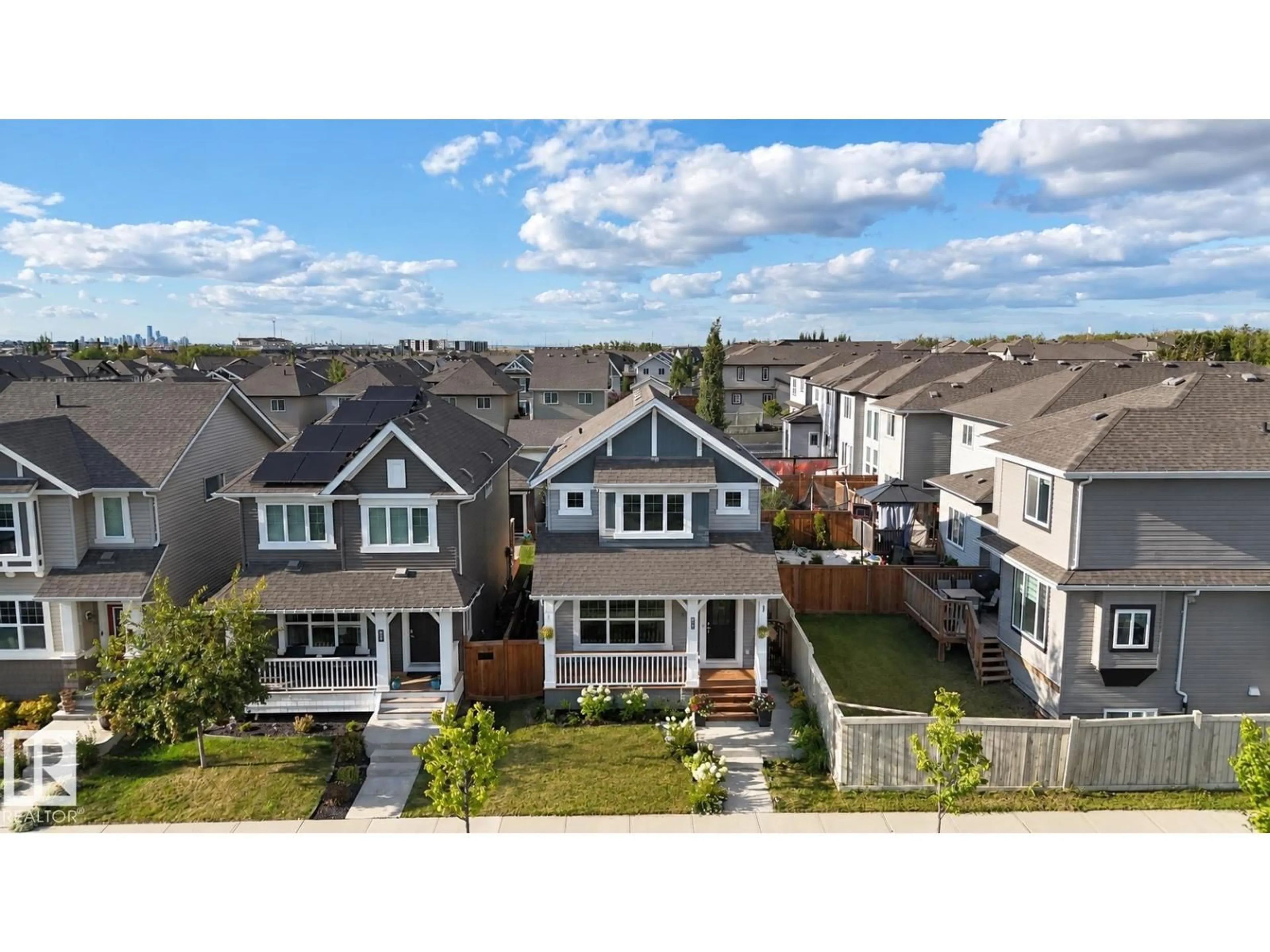 A pic from outside/outdoor area/front of a property/back of a property/a pic from drone, street for 818 35A AVE, Edmonton Alberta T6T1A2