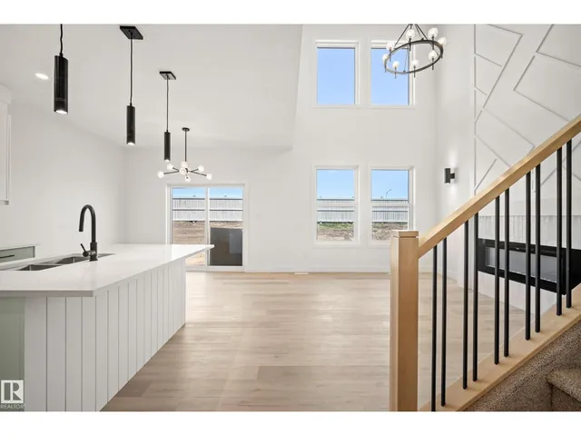 370 LIDEN LO, Leduc 4