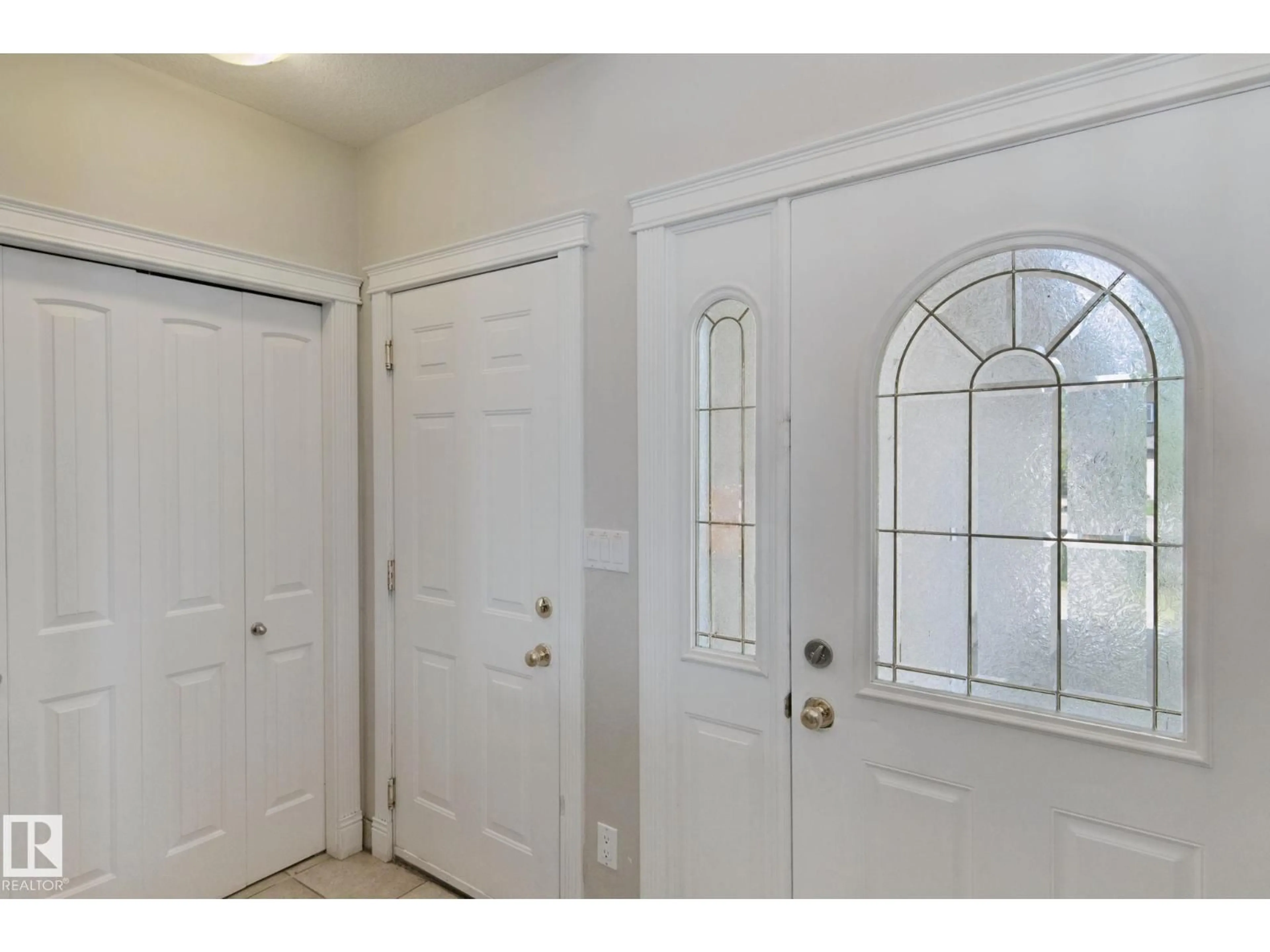 Indoor entryway for NW - 16807 78 ST, Edmonton Alberta T5Z3Y6