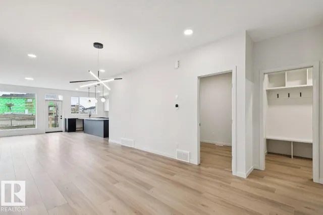 SW - 419 31 ST, Edmonton 3