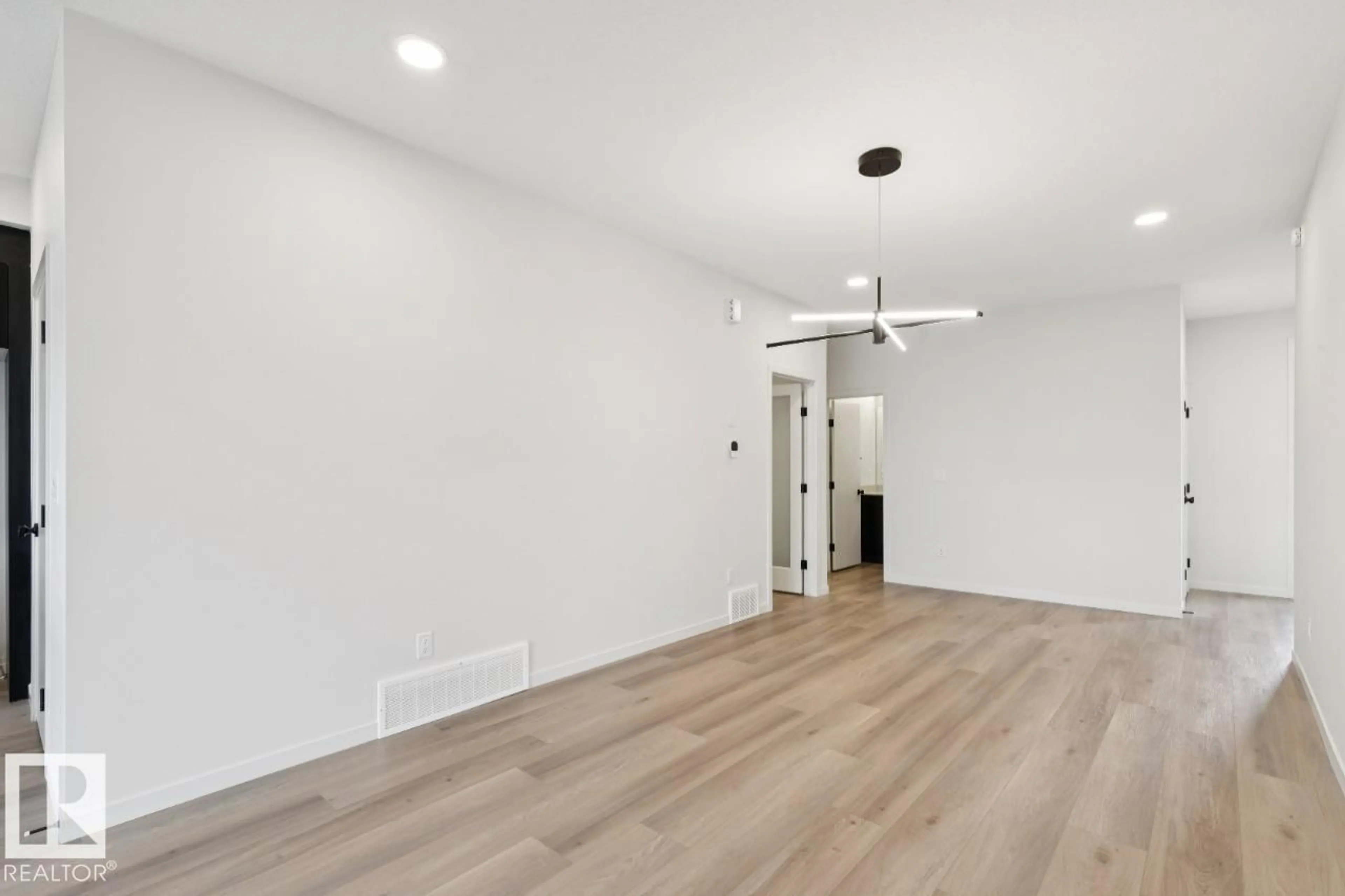 A pic of a room for SW - 419 31 ST, Edmonton Alberta T6X3C7
