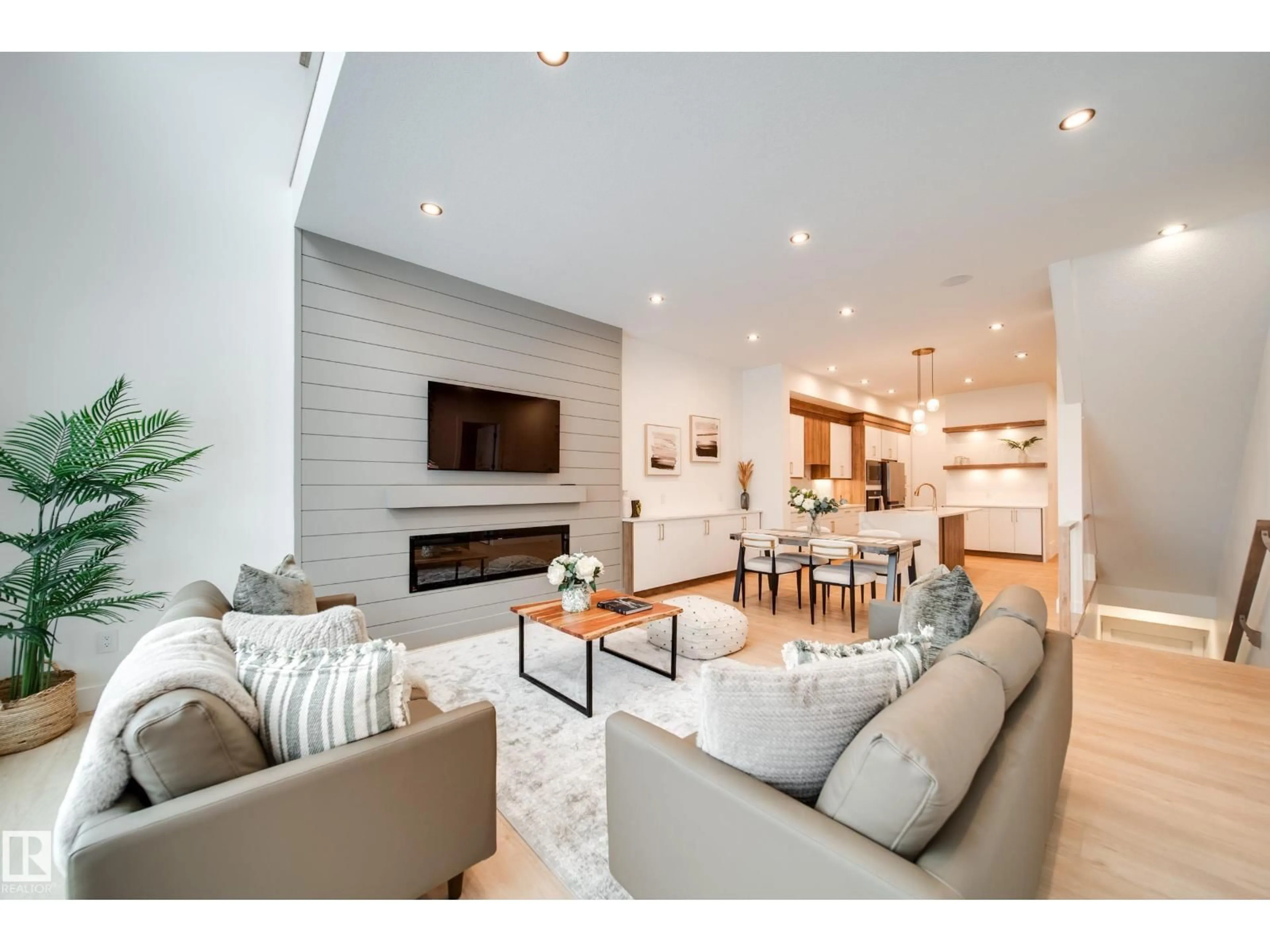 Living room with furniture, unknown for #2 - 20425 93 AV, Edmonton Alberta T5T7C7