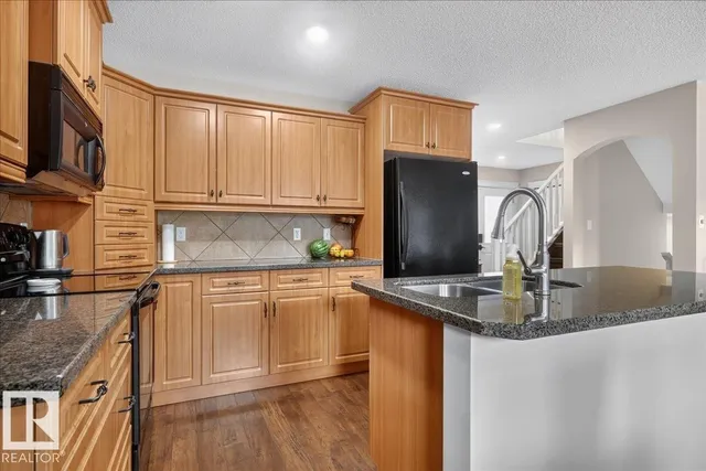 SW - 8503 11 AV, Edmonton 5